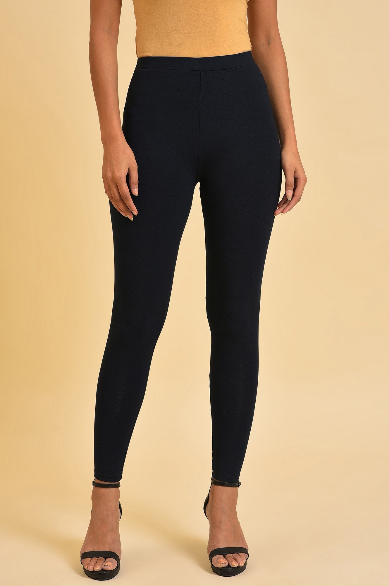 https://cdn.shopify.com/s/files/1/0722/3148/5636/files/23FEW62454-219484_1_eb50e406-e8e9-48b9-aa63-1f8386c04e50.jpg?v=1760609000