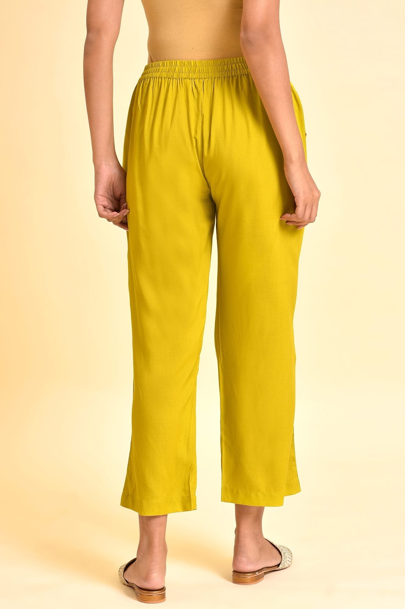 https://cdn.shopify.com/s/files/1/0722/3148/5636/files/23FEW62468-219609_2_aa3e8e14-4bc7-40cf-94aa-cb615be65bf7.jpg?v=1760498720