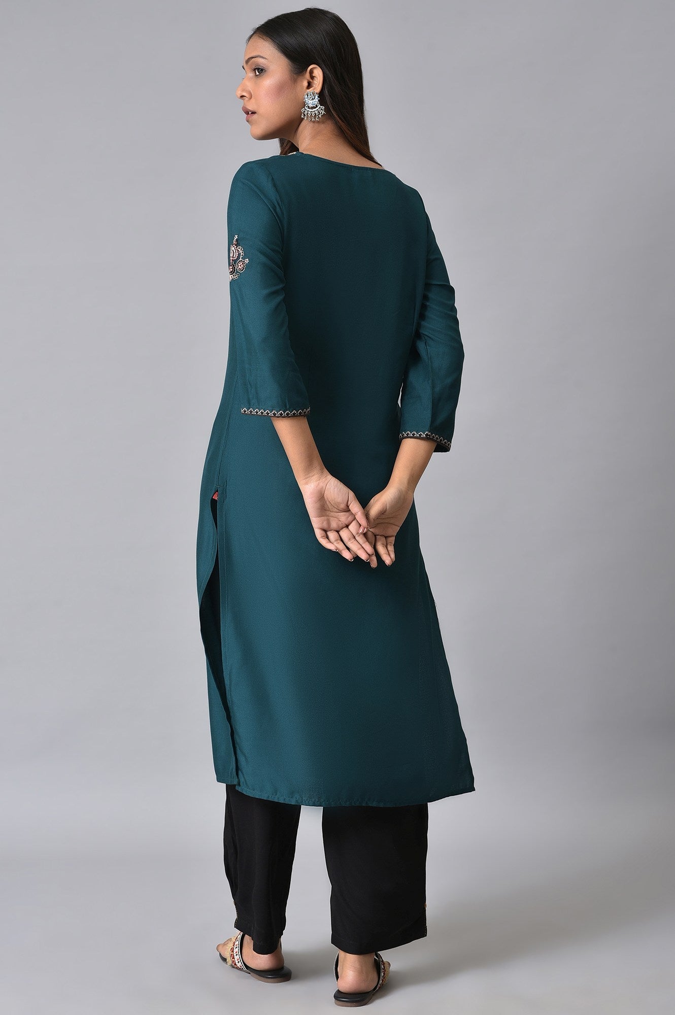 https://cdn.shopify.com/s/files/1/0722/3148/5636/files/23FEWS18176-217864_2_3ec5460b-b377-452f-b66a-fdffbb1958c2.jpg?v=1772275809