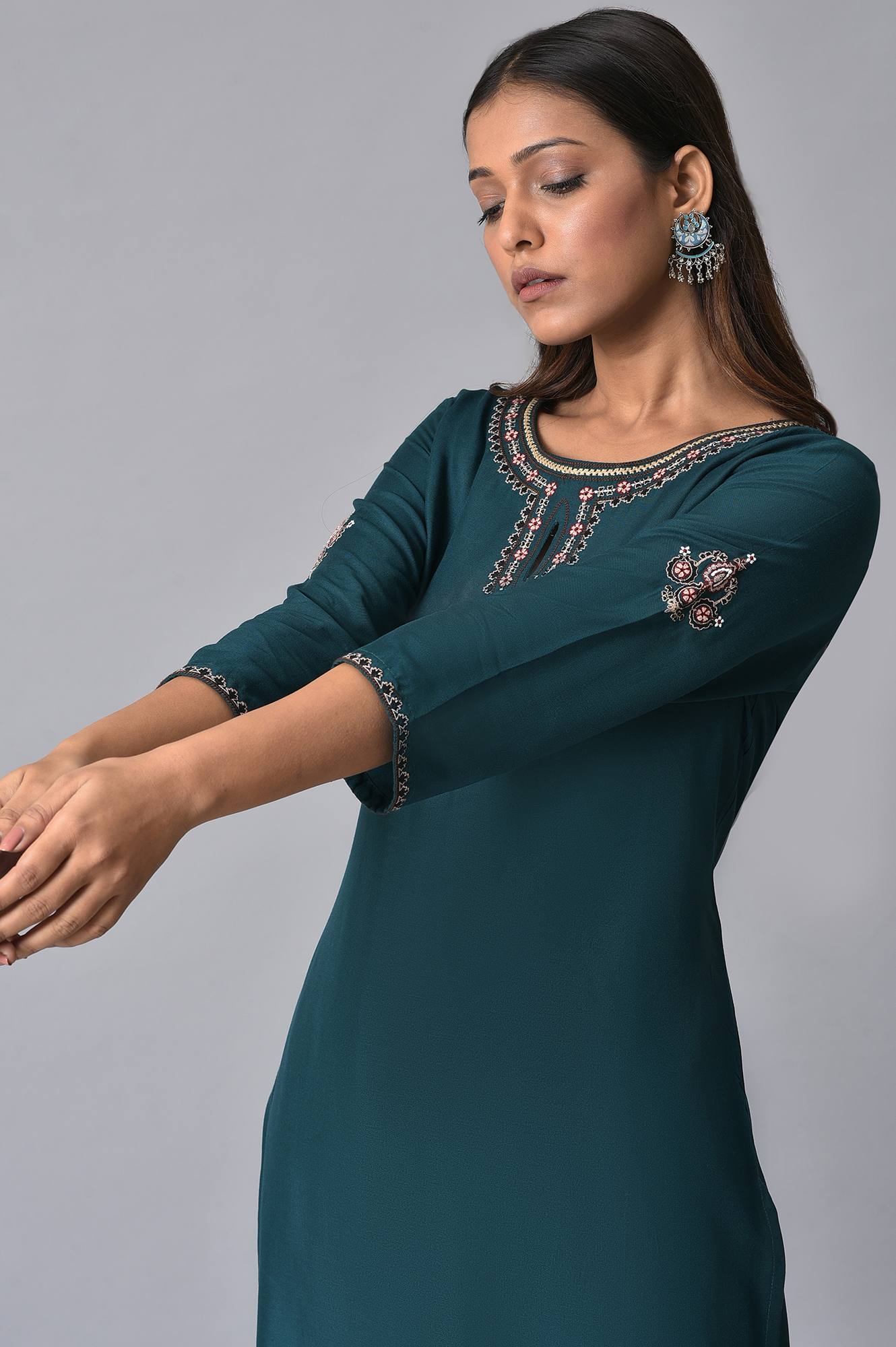 https://cdn.shopify.com/s/files/1/0722/3148/5636/files/23FEWS18176-217864_5_cbdd7c87-0fac-45cf-a815-4ebcc63c3a34.jpg?v=1772275809