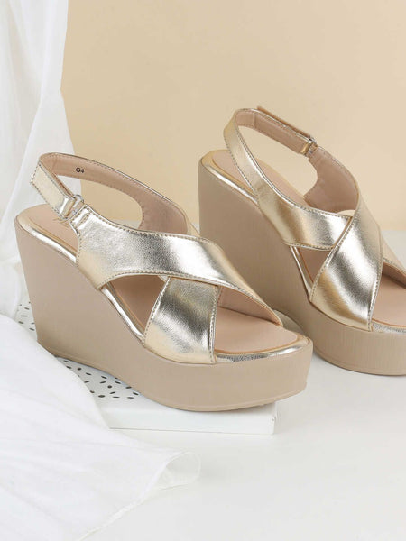 Metro Women Wedge Heels Sandals