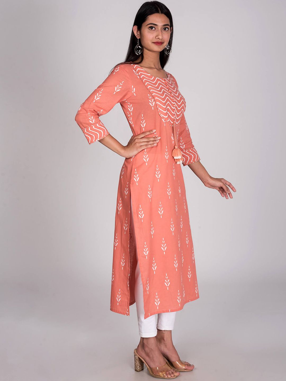 Swasti Women Peach-Coloured & peach pink Thread Work Floral Kurta - Distacart