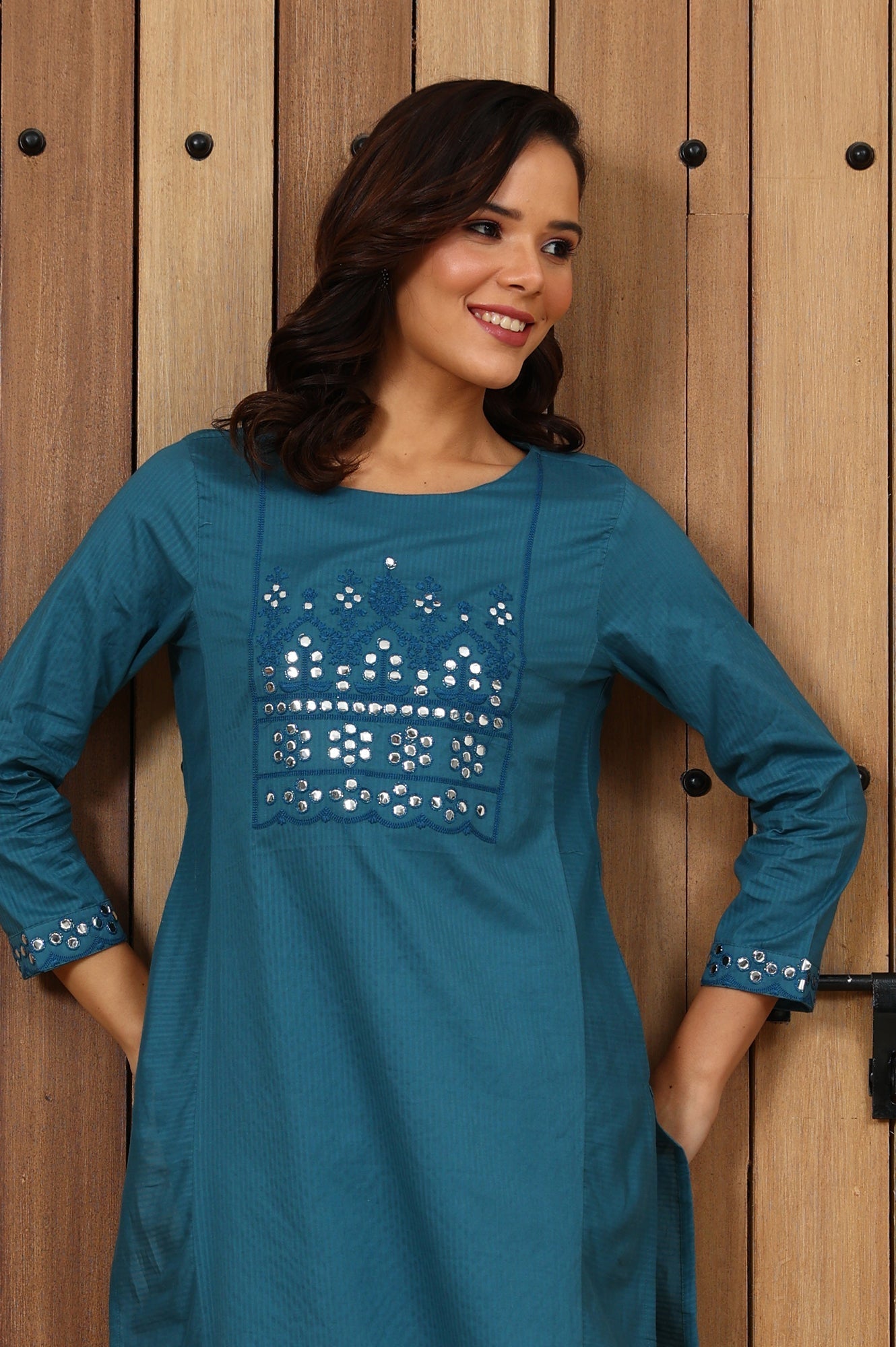 https://cdn.shopify.com/s/files/1/0722/3148/5636/files/24AUW11367-221942_1_239d5baa-33c9-4f05-a52e-d2eb3b063eaa.jpg?v=1760483108