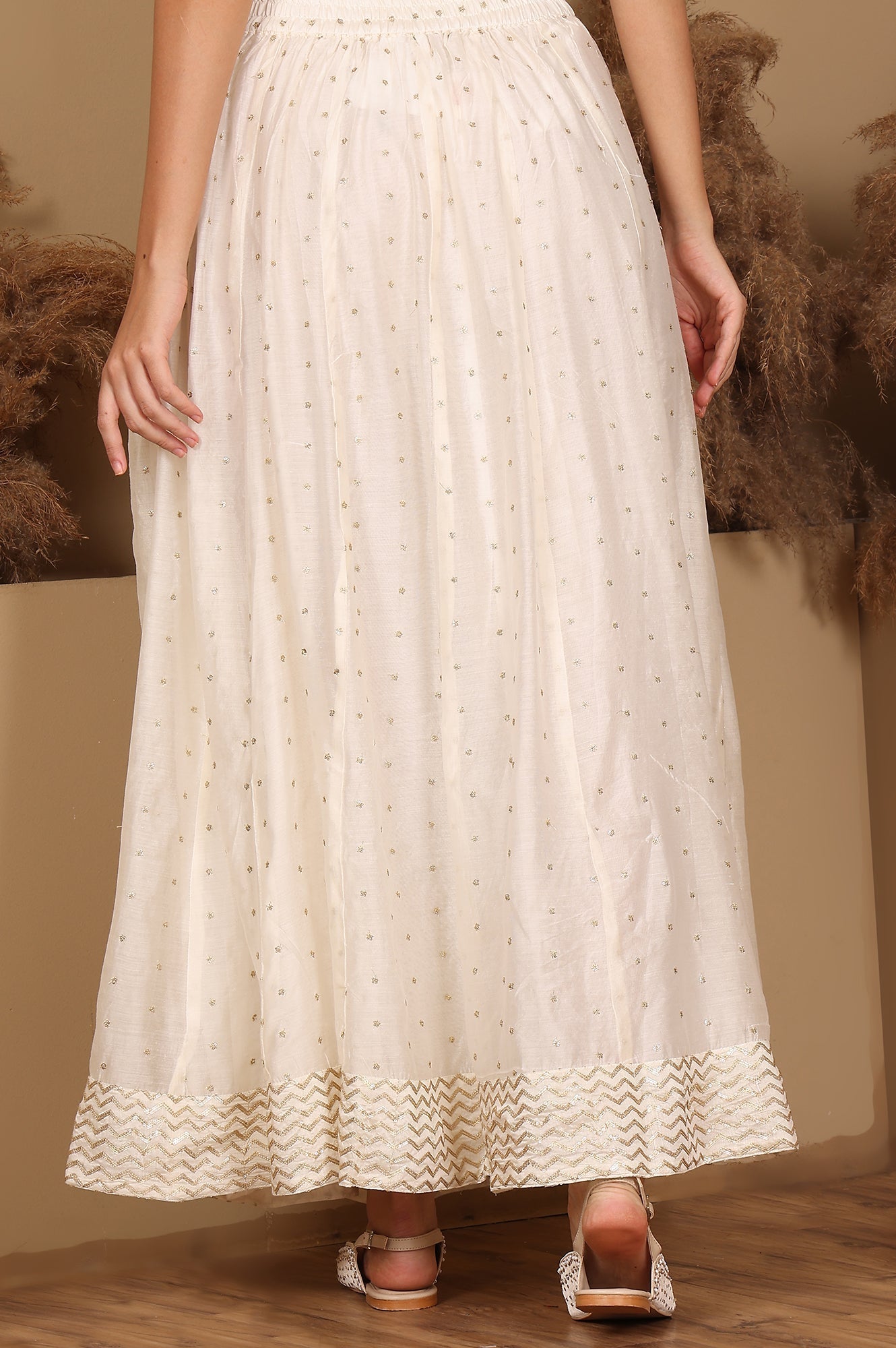 https://cdn.shopify.com/s/files/1/0722/3148/5636/files/24AUW50501-400768_3.jpg?v=1772277838