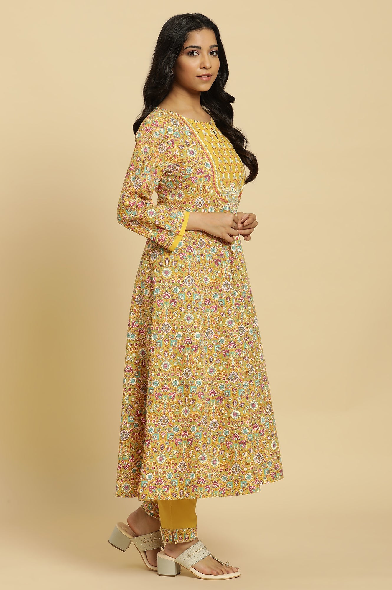 https://cdn.shopify.com/s/files/1/0722/3148/5636/files/24FESTWS10952-C7144_5_586587cc-6c80-4d54-bf47-2daf8ced4b42.jpg?v=1772276654