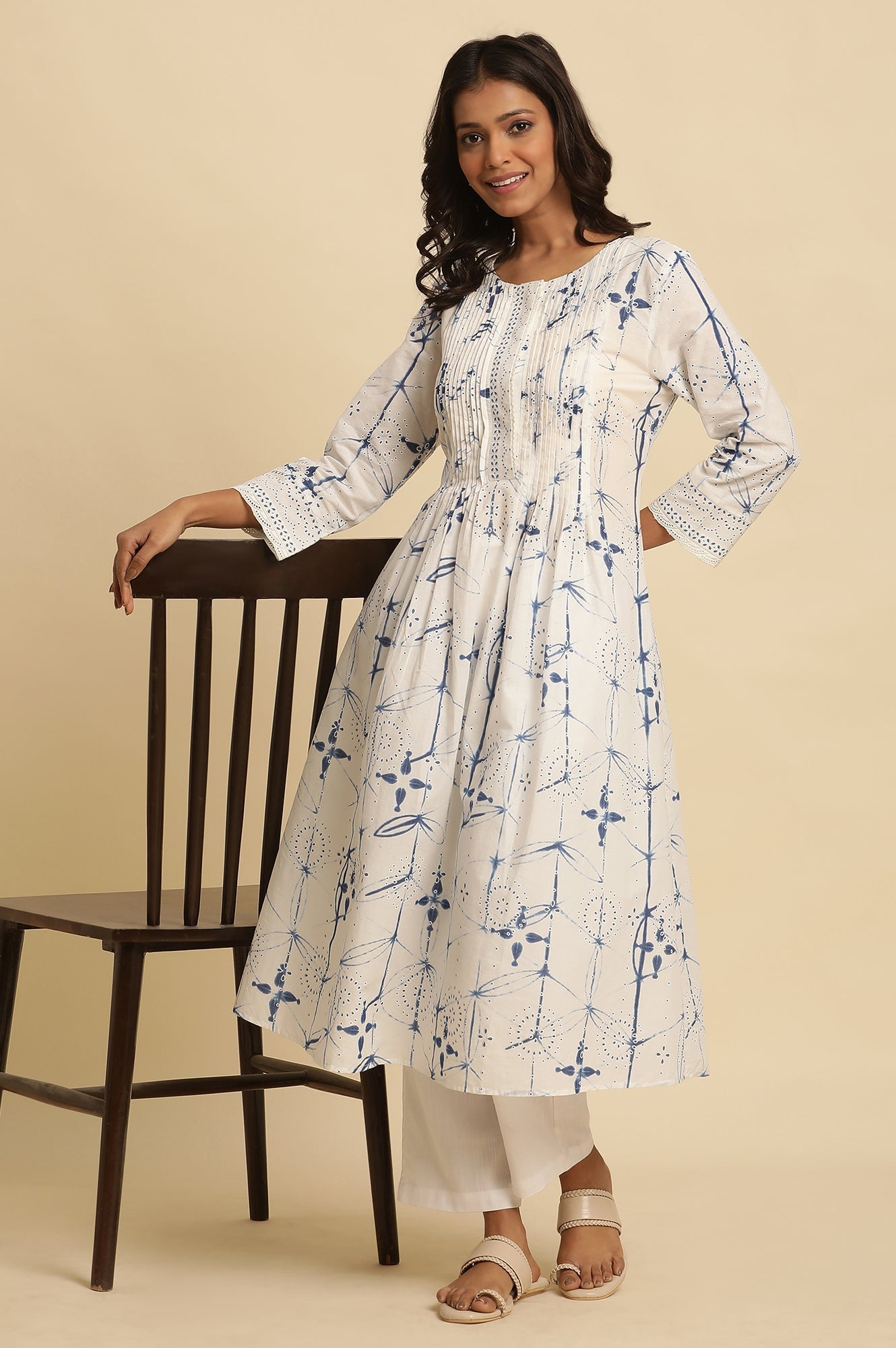 https://cdn.shopify.com/s/files/1/0722/3148/5636/files/24FEW10520-123923_1_249a35e9-68e6-4a4c-83fa-65aa2c2bd9cd.jpg?v=1760464576