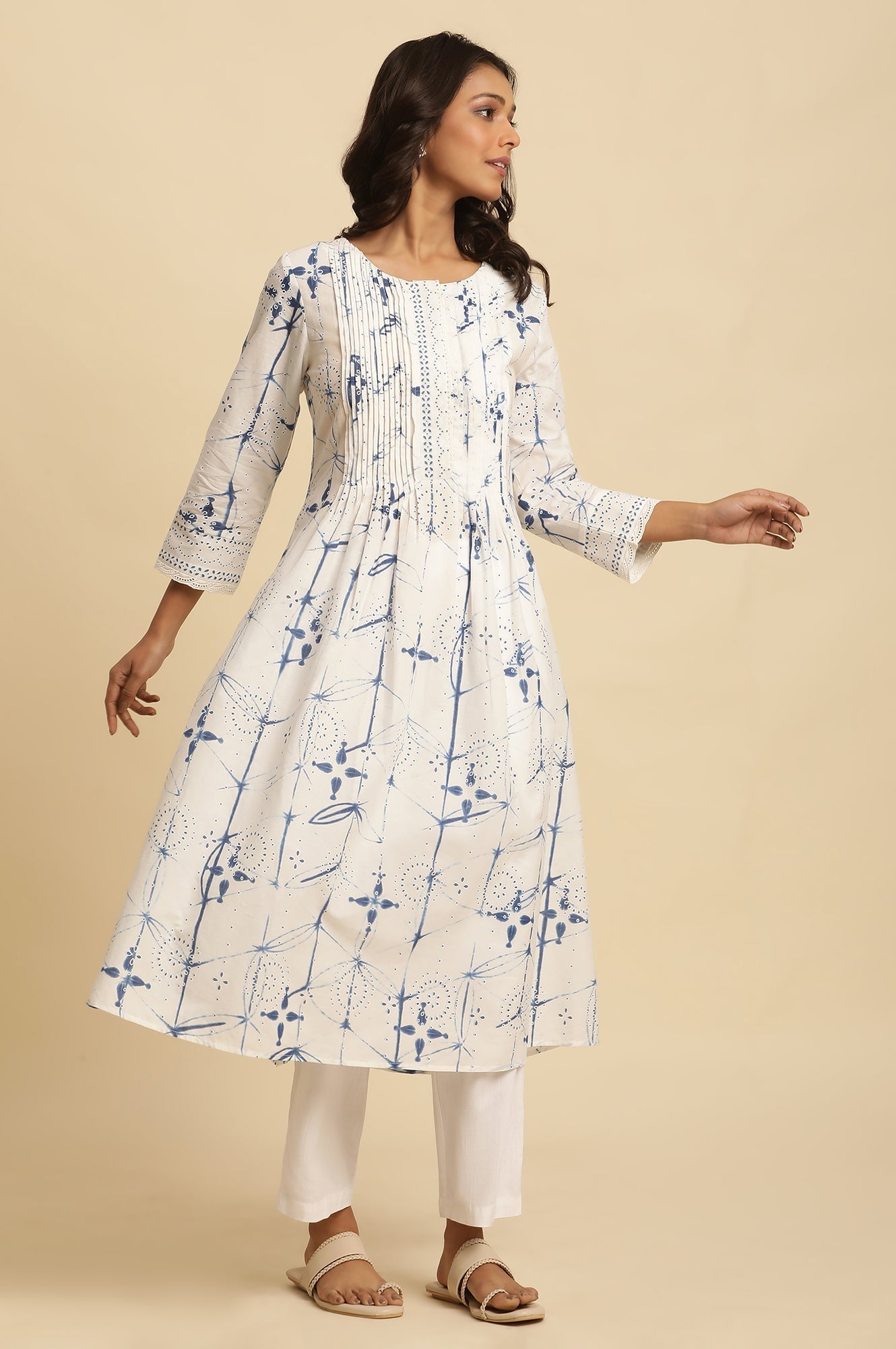 https://cdn.shopify.com/s/files/1/0722/3148/5636/files/24FEW10520-123923_5_ae2d82d2-1394-44bb-b003-ff0ccb8aae1d.jpg?v=1760464574