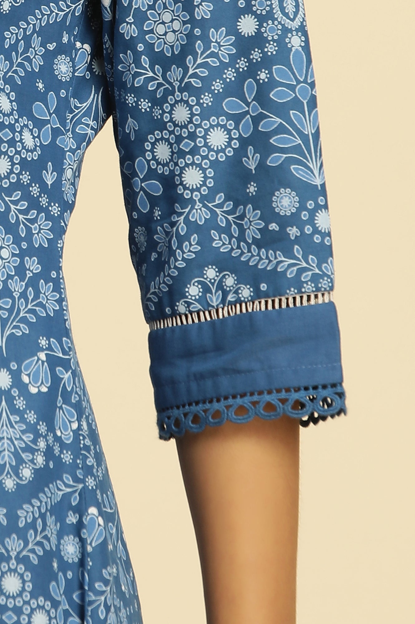 https://cdn.shopify.com/s/files/1/0722/3148/5636/files/24FEW10527-123060_7_791cf171-a4eb-4f72-850e-e67ba4bfa9bd.jpg?v=1760599184
