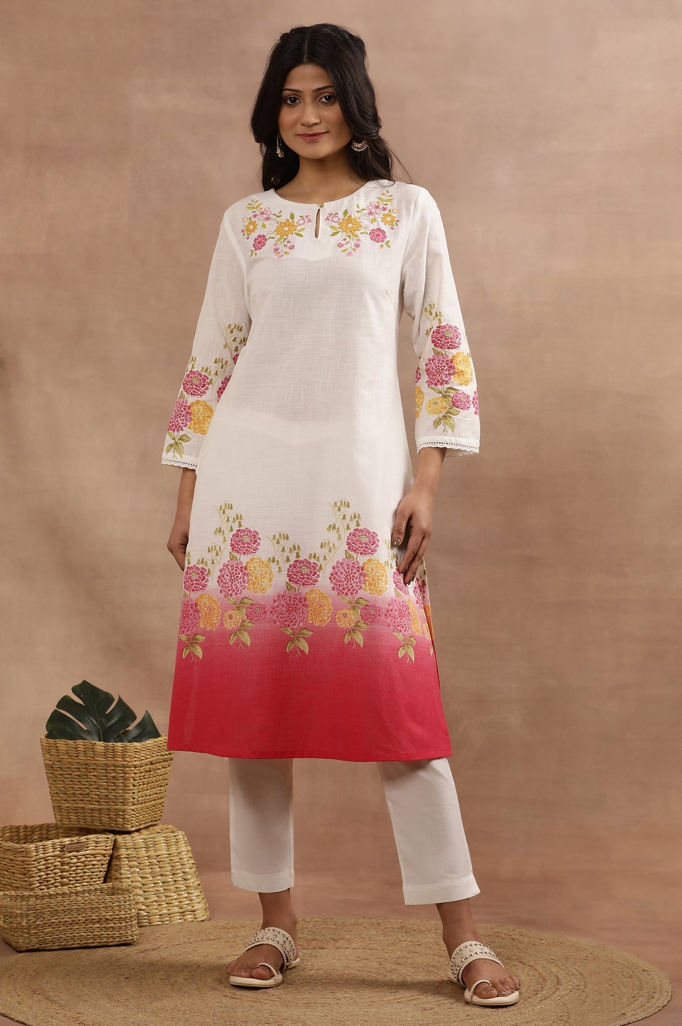 https://cdn.shopify.com/s/files/1/0722/3148/5636/files/24FEW10587-123202_1_b1a62dba-bb35-41b7-b485-36e46289deab.jpg?v=1760464505