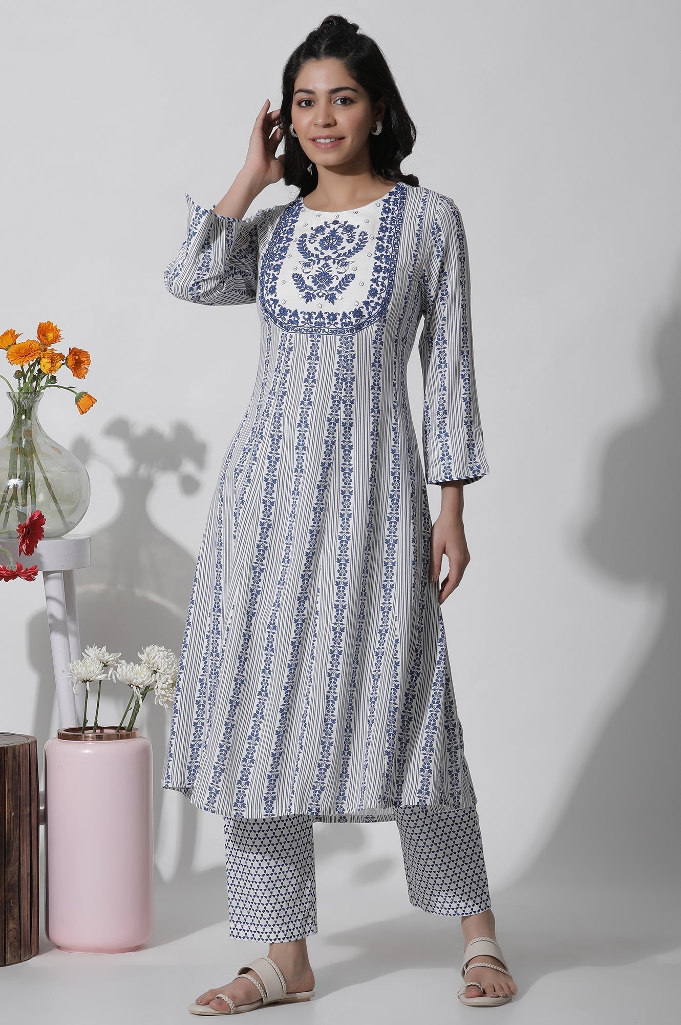 https://cdn.shopify.com/s/files/1/0722/3148/5636/files/24FEW10599-123003_2_fcc0863c-aa39-47c2-9b22-d13babb069a6.jpg?v=1760464665
