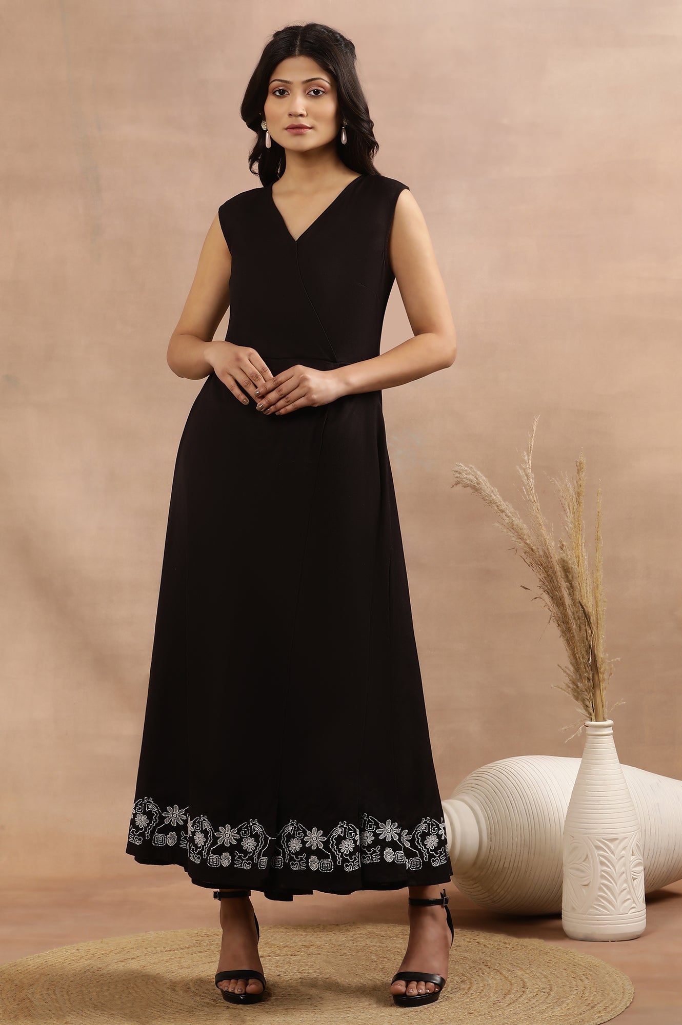 https://cdn.shopify.com/s/files/1/0722/3148/5636/files/24FEW10722-820843_2_5ab97a85-3768-49bd-b88d-bb4f39fda89b.jpg?v=1760467253