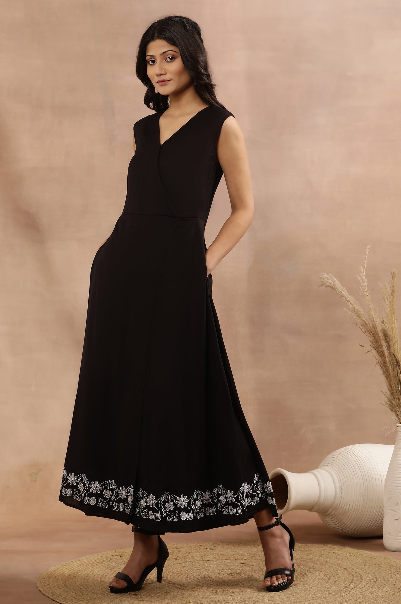 https://cdn.shopify.com/s/files/1/0722/3148/5636/files/24FEW10722-820843_3_cf492207-e48a-4e2d-9f5e-5bdfc88aa6b6.jpg?v=1760467253