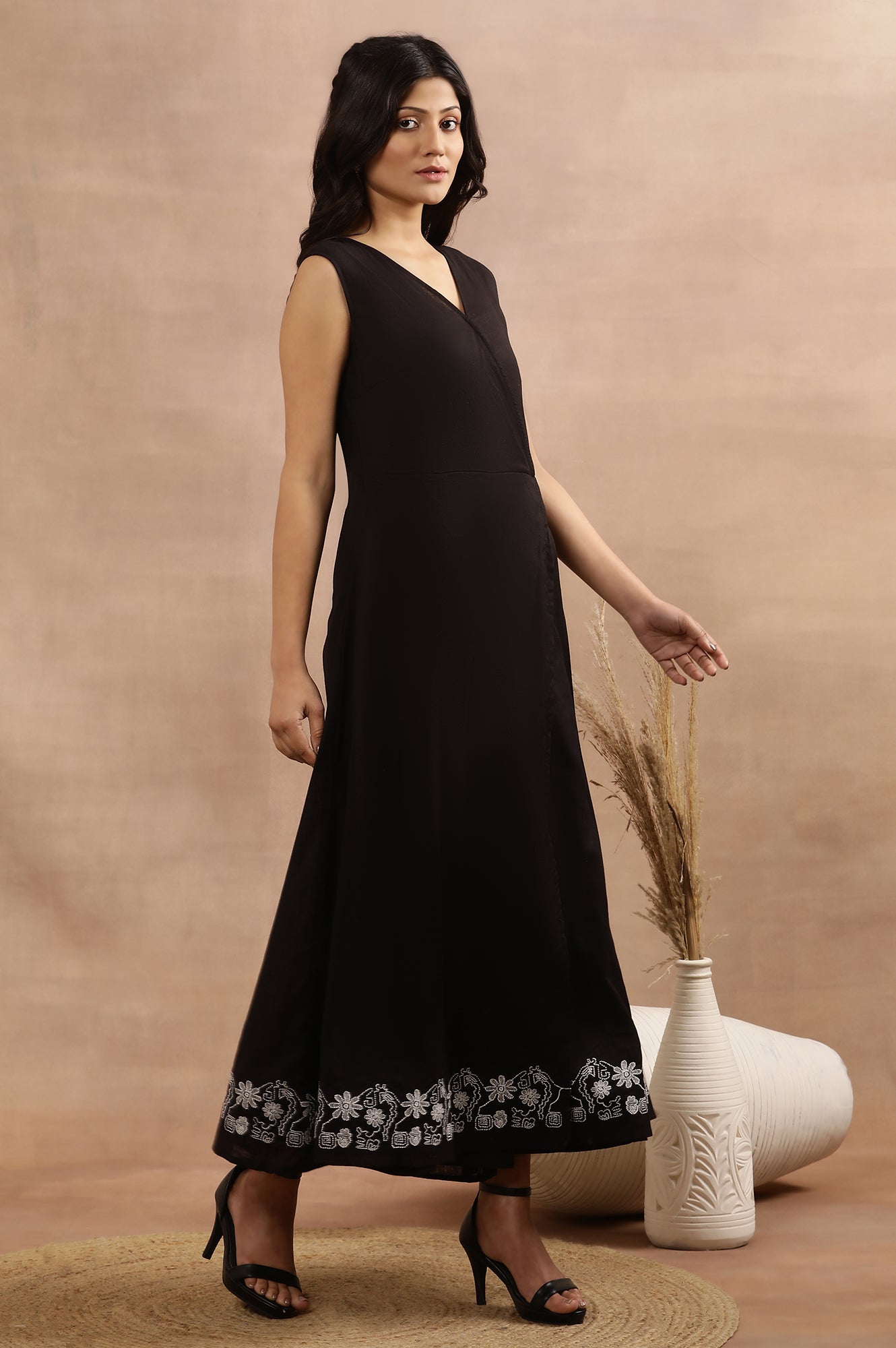 https://cdn.shopify.com/s/files/1/0722/3148/5636/files/24FEW10722-820843_5_ed0c04cd-e01e-4991-9f9c-05885db7ae1c.jpg?v=1760467253
