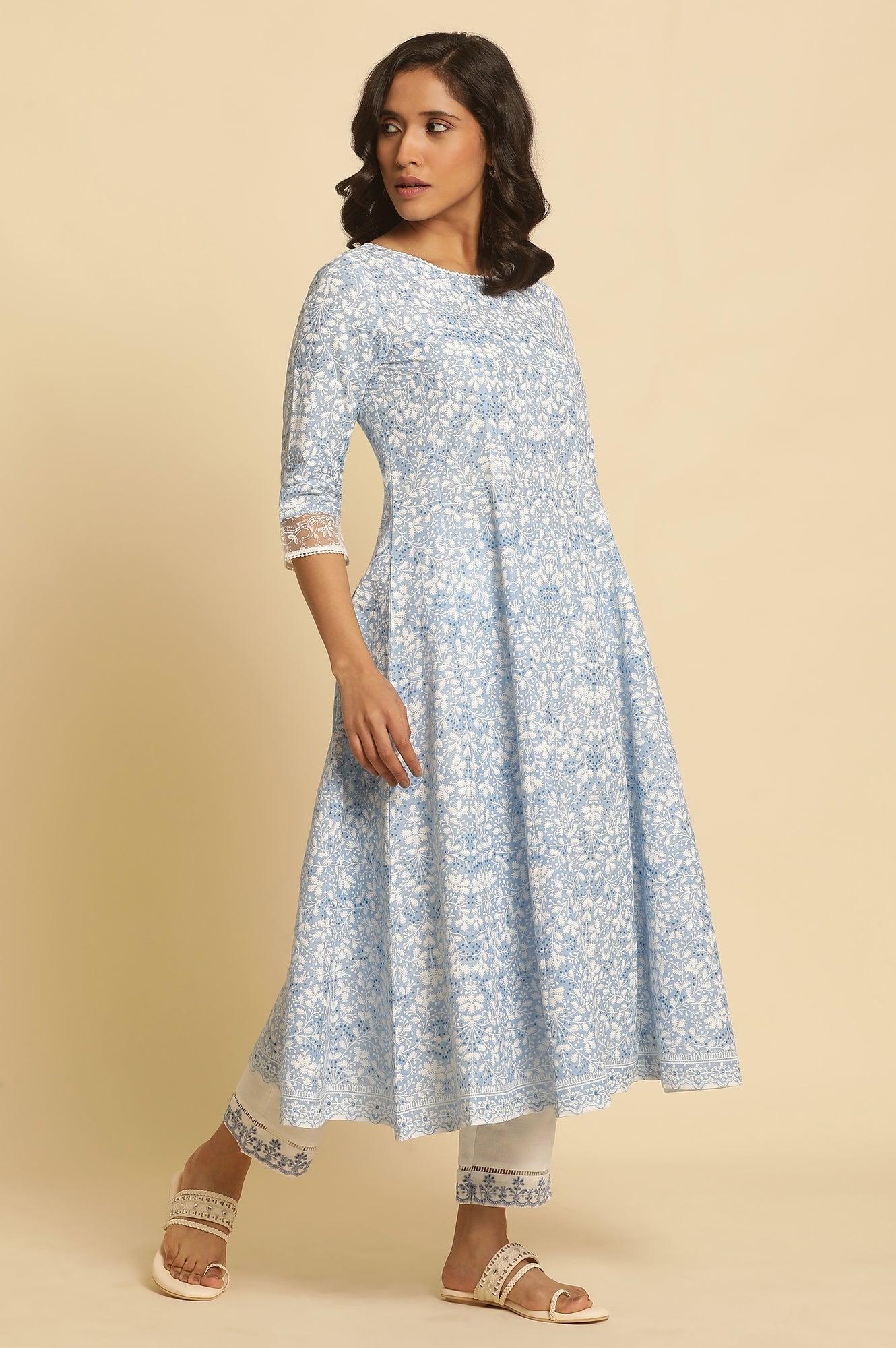 https://cdn.shopify.com/s/files/1/0722/3148/5636/files/24FEW10817-123072_5_7b139e0d-e553-40c1-b27c-6e837eaafc7a.jpg?v=1760494109