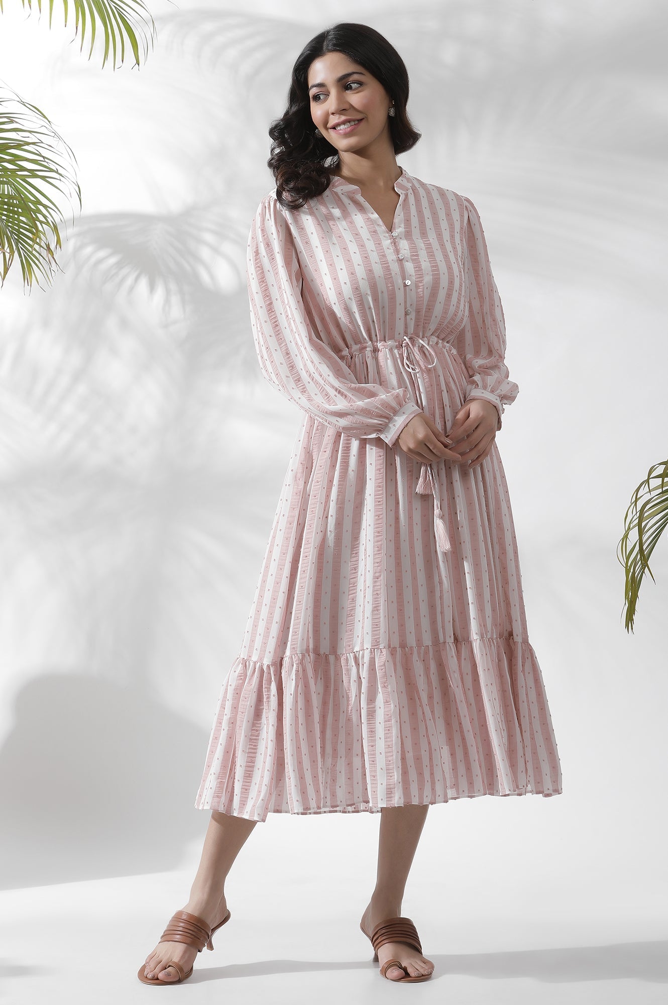 https://cdn.shopify.com/s/files/1/0722/3148/5636/files/24FEW10844-830345_1.jpg?v=1760464508