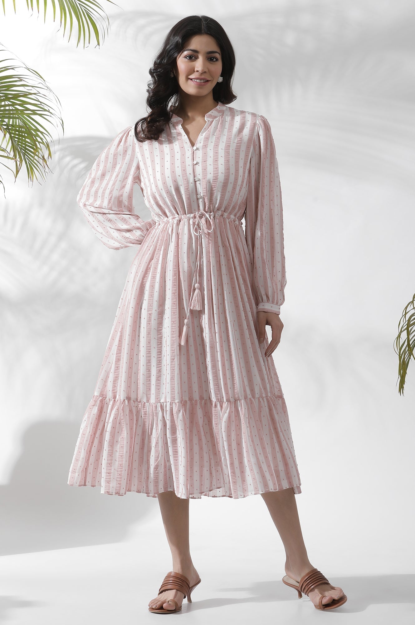 https://cdn.shopify.com/s/files/1/0722/3148/5636/files/24FEW10844-830345_2.jpg?v=1760464508