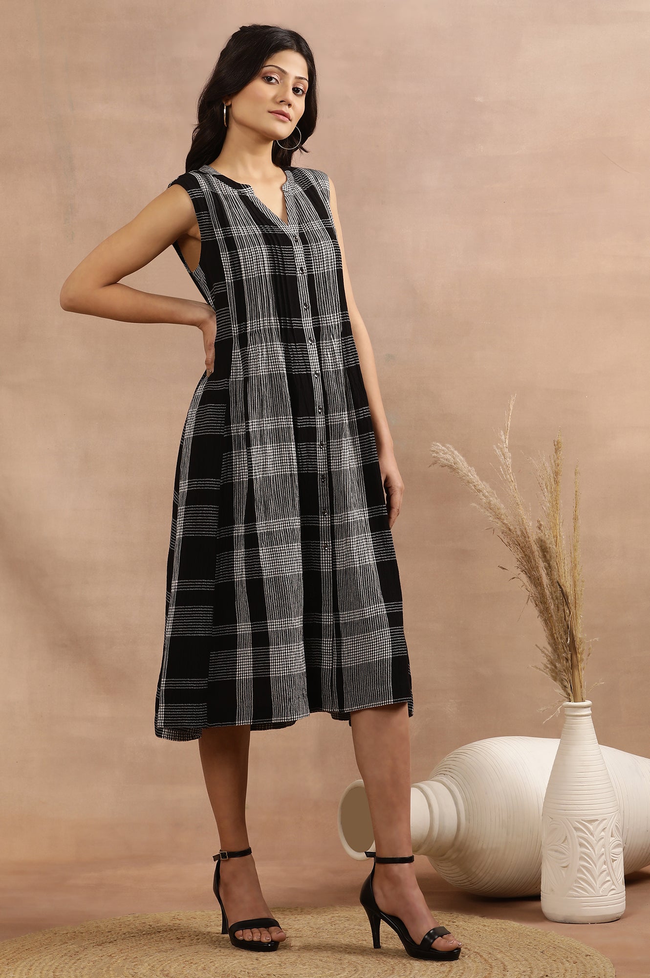 https://cdn.shopify.com/s/files/1/0722/3148/5636/files/24FEW11076-313883_5_c5dba3a3-7e7c-4fe3-a22b-8004775b9946.jpg?v=1760468256