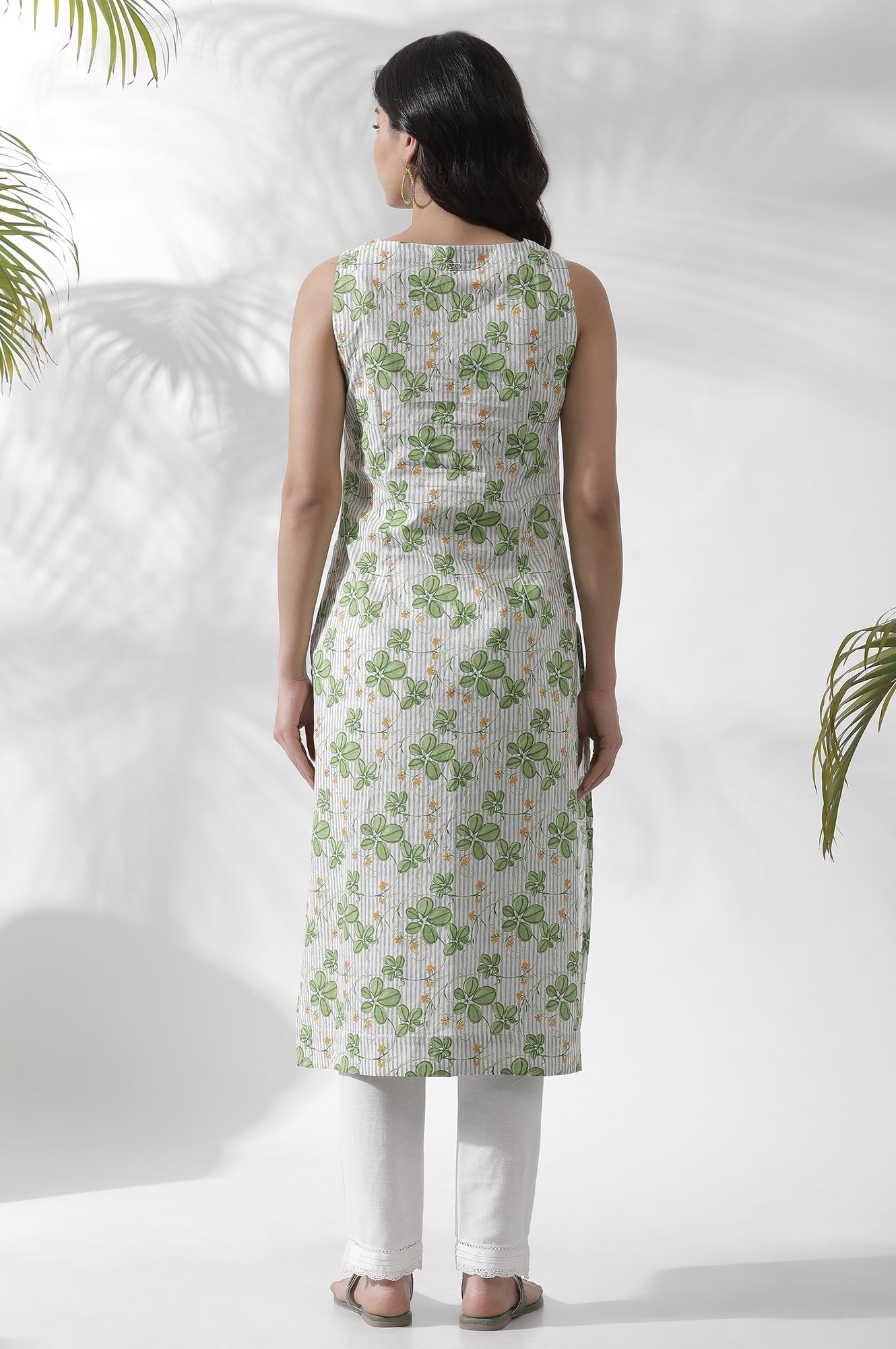 https://cdn.shopify.com/s/files/1/0722/3148/5636/files/24FEW11134-123203_4.jpg?v=1760464764