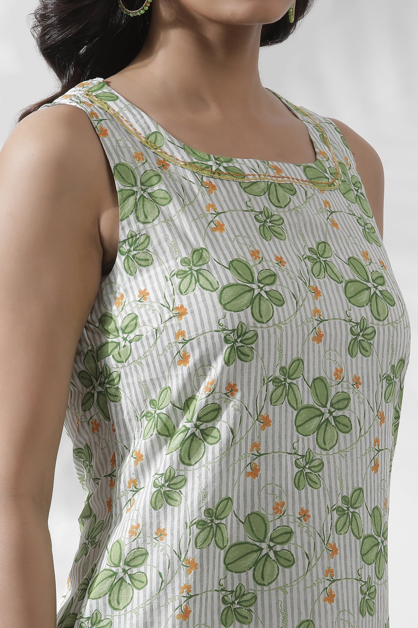 https://cdn.shopify.com/s/files/1/0722/3148/5636/files/24FEW11134-123203_7.jpg?v=1760464764