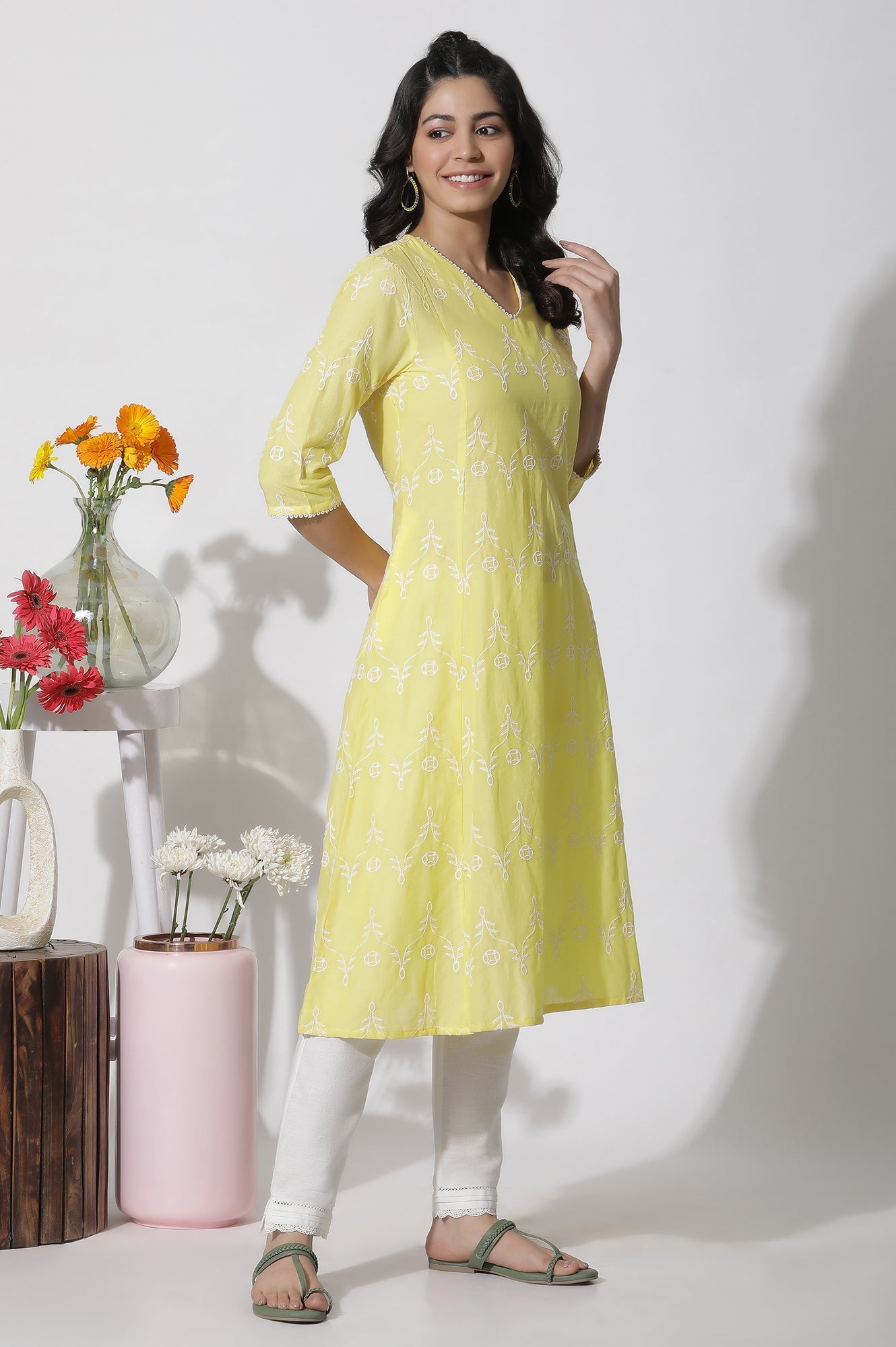 https://cdn.shopify.com/s/files/1/0722/3148/5636/files/24FEW11141-400370_5_cfb4e42d-db5f-4336-b2e3-59c828510294.jpg?v=1760476913