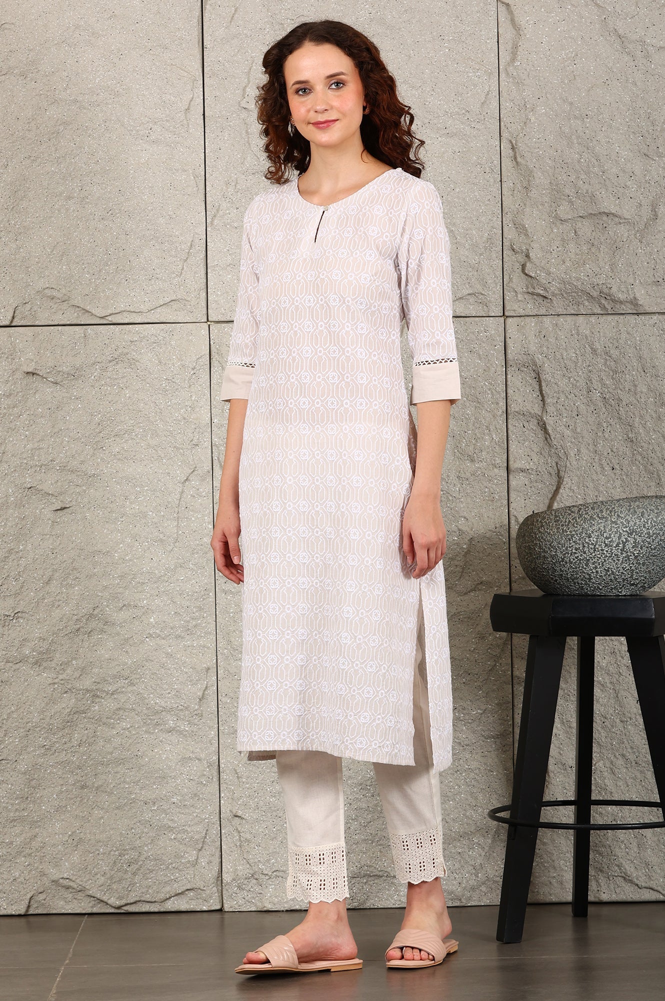 https://cdn.shopify.com/s/files/1/0722/3148/5636/files/24FEW11143-400373_4_8de2cc34-9eb3-4e41-8d5d-f9bb79cd557d.jpg?v=1760483660