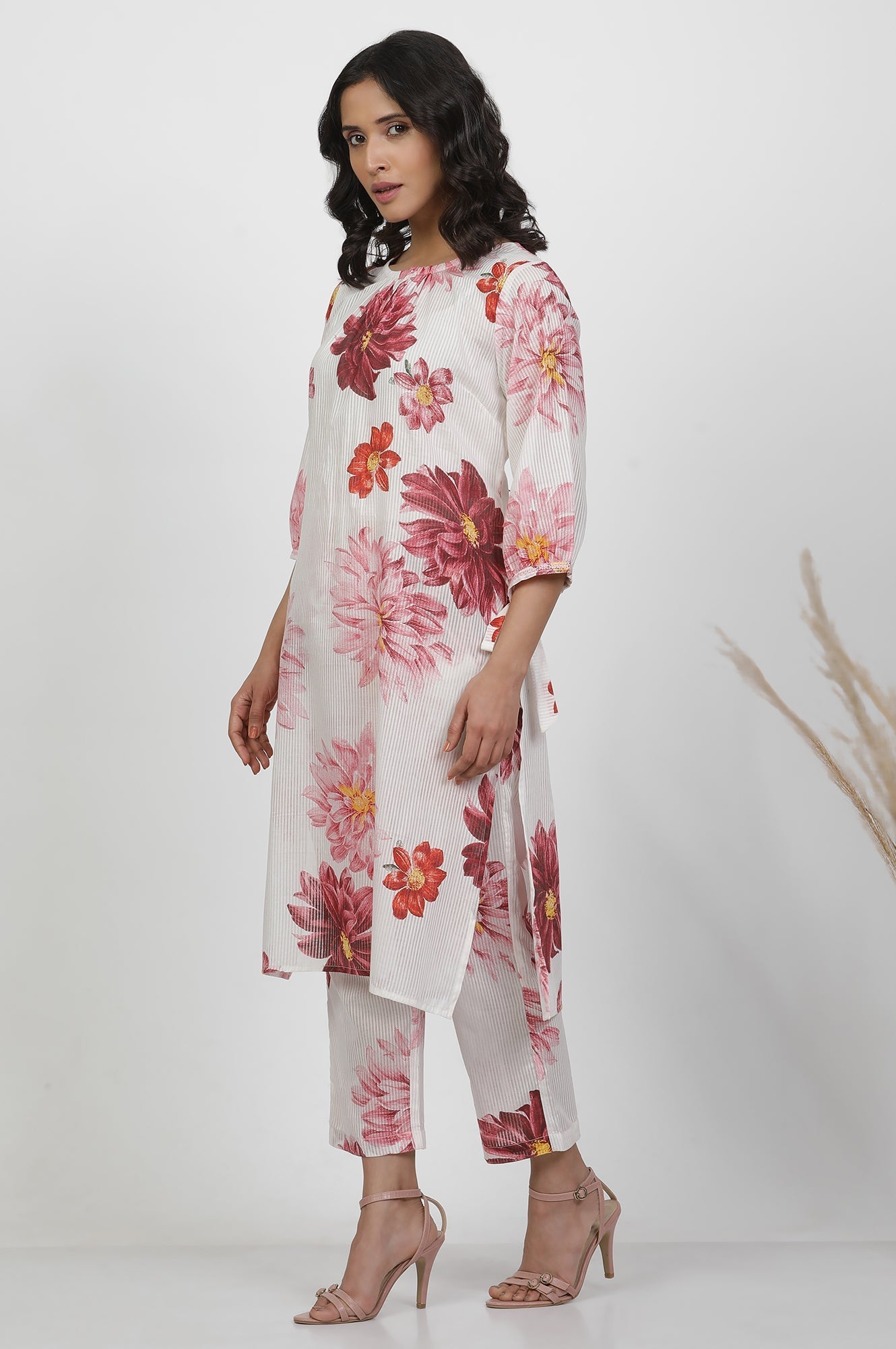 https://cdn.shopify.com/s/files/1/0722/3148/5636/files/24FEW11252-123564_3_648ece72-c8f1-40c0-9b43-4750d132fae2.jpg?v=1760474413
