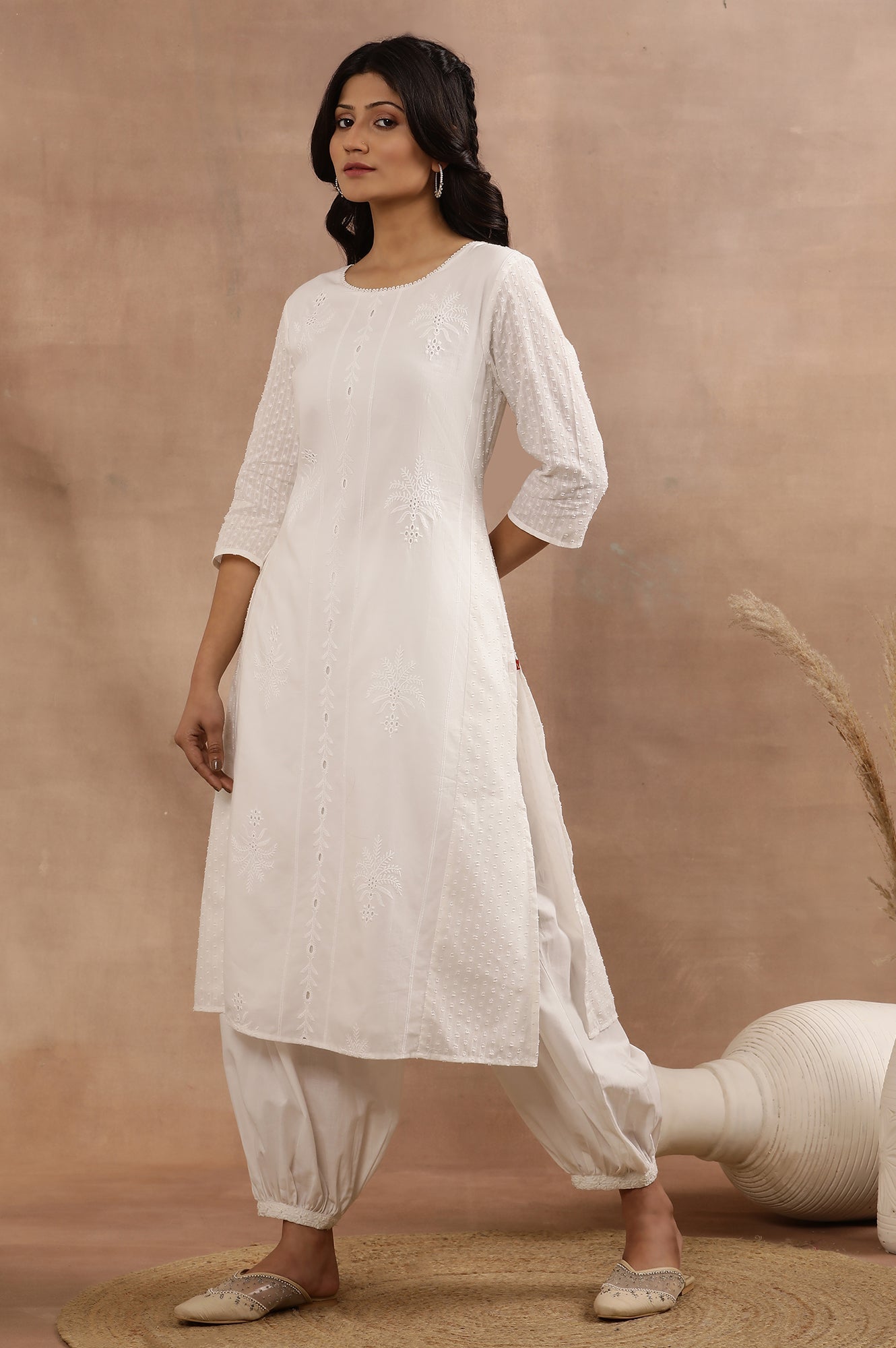 https://cdn.shopify.com/s/files/1/0722/3148/5636/files/24FEW11357-400386_3_9d5e8404-5eb7-489b-b82f-ea0caa818925.jpg?v=1760465362