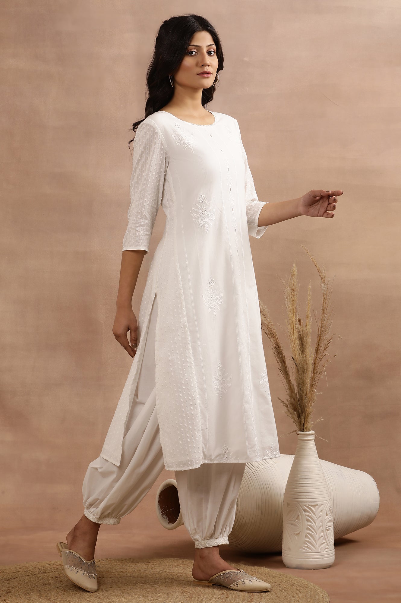 https://cdn.shopify.com/s/files/1/0722/3148/5636/files/24FEW11357-400386_5_592d53c0-fa8b-4394-9896-9bfe213cace2.jpg?v=1760465362