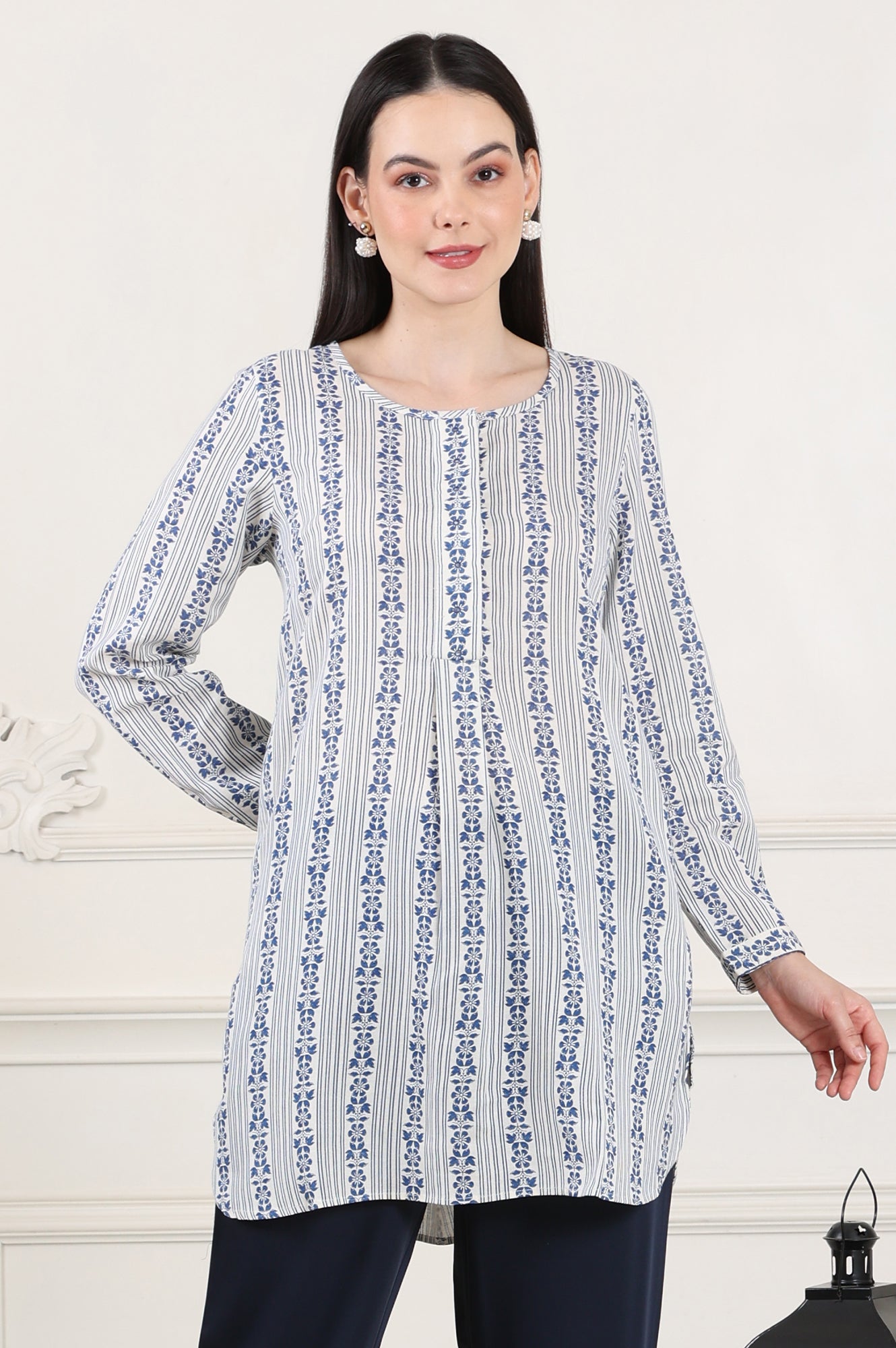 https://cdn.shopify.com/s/files/1/0722/3148/5636/files/24FEW31097-123003_2_8b2e0160-3036-451c-bbd3-1e1376d64fbb.jpg?v=1772277440