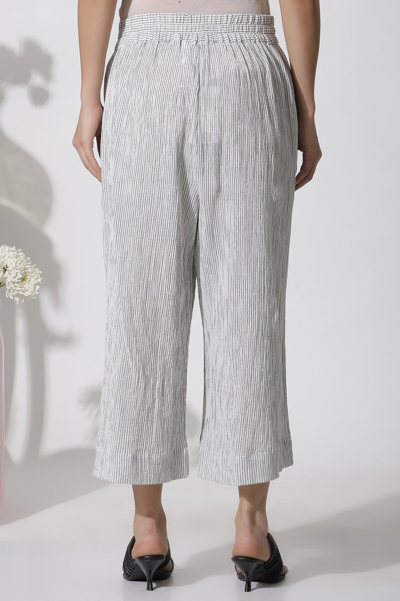https://cdn.shopify.com/s/files/1/0722/3148/5636/files/24FEW62865-313873_2_a080d2b5-743c-4175-828d-223f81caa9e4.jpg?v=1772275877