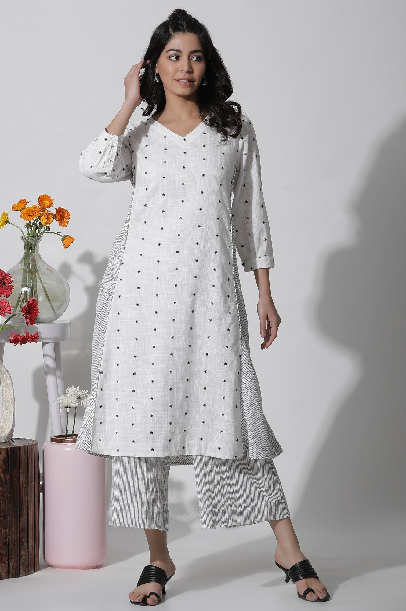 https://cdn.shopify.com/s/files/1/0722/3148/5636/files/24FEW62865-313873_5_1303dbd0-ed01-49c5-b273-56aa1d9cf3a6.jpg?v=1772275877