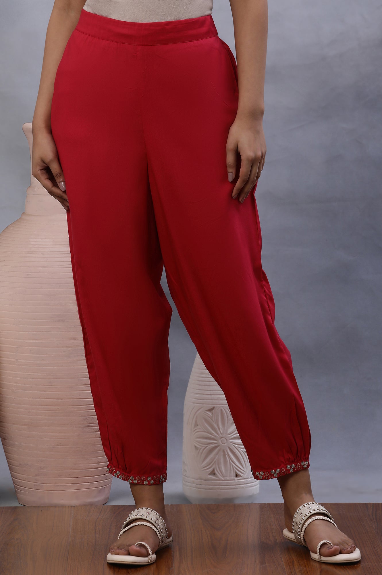 https://cdn.shopify.com/s/files/1/0722/3148/5636/files/24FEW62934-222029_1.jpg?v=1760601880