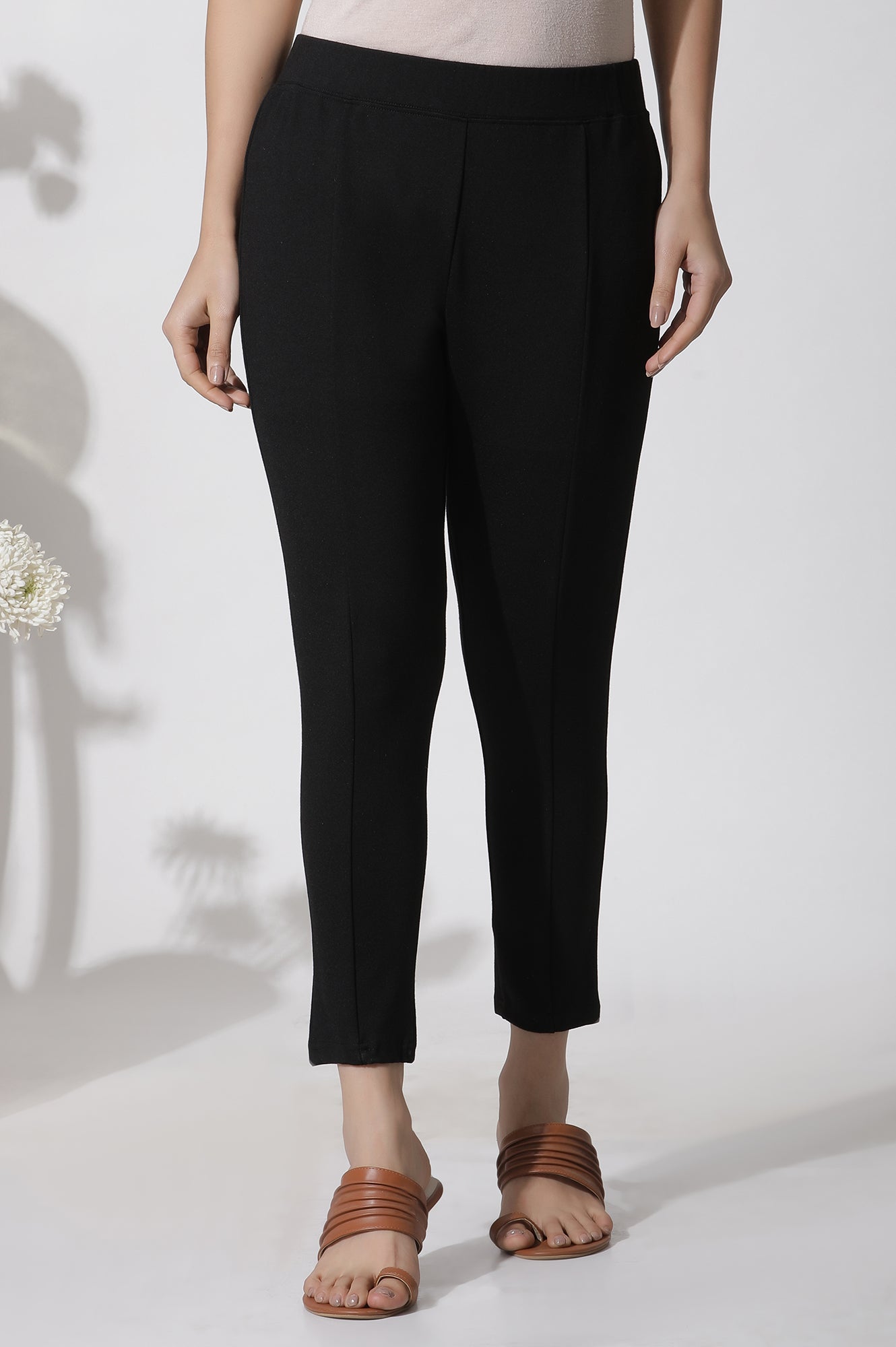 https://cdn.shopify.com/s/files/1/0722/3148/5636/files/24FEW62947-222002_1_141e0dcd-6bb6-4351-b3c0-1ea13d633d65.jpg?v=1760607912