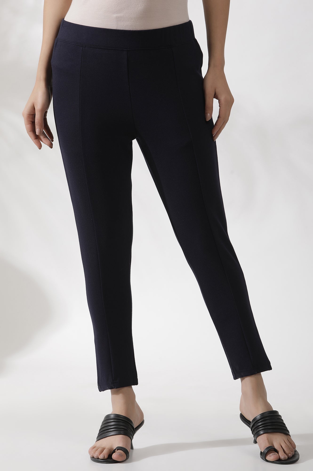 https://cdn.shopify.com/s/files/1/0722/3148/5636/files/24FEW62947-222003_1_3175f390-112d-4c94-bfea-3d4d07d6e6dd.jpg?v=1760608773