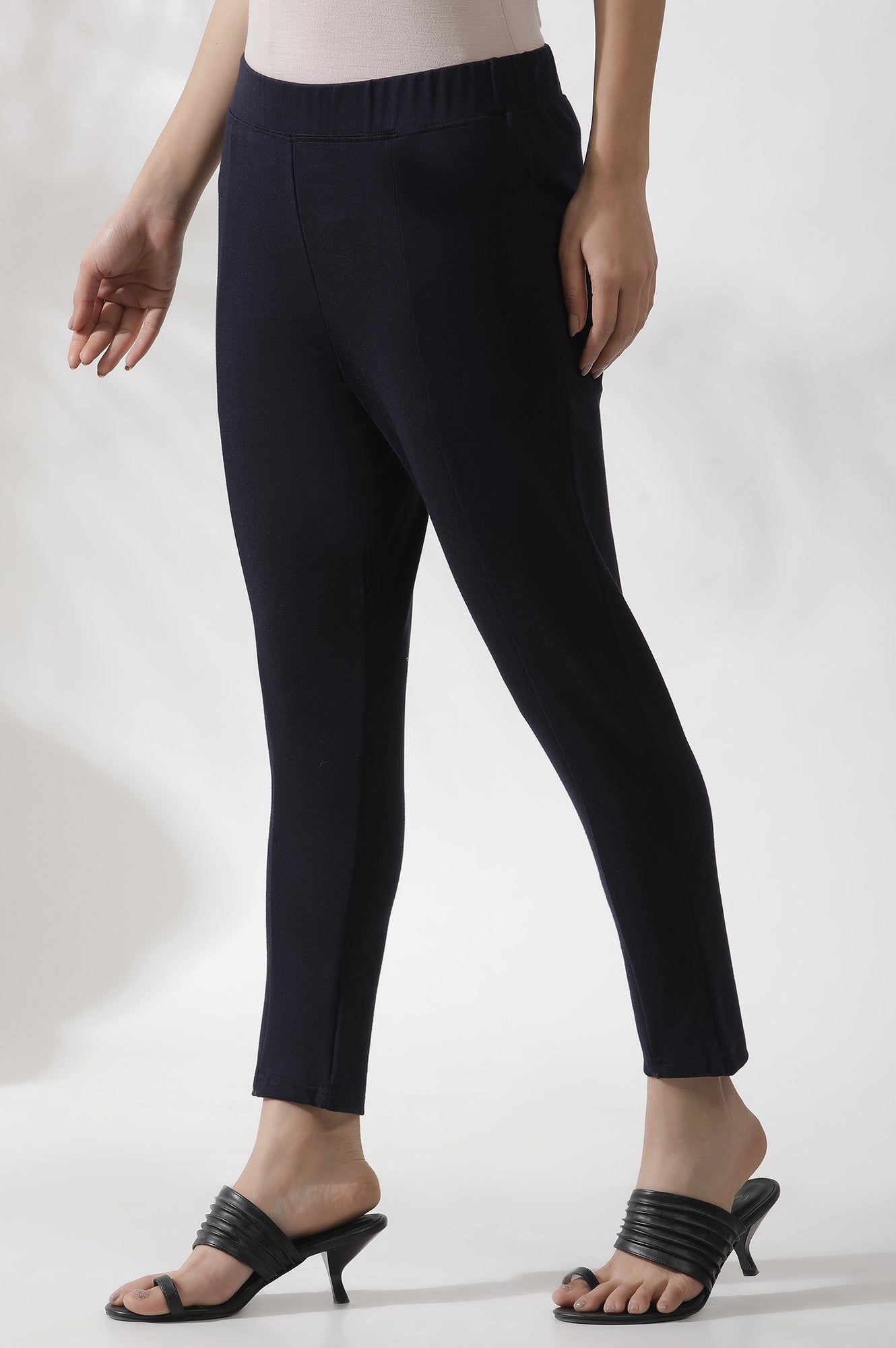https://cdn.shopify.com/s/files/1/0722/3148/5636/files/24FEW62947-222003_2_5e2b2f78-27bd-4533-8201-5eba319ab862.jpg?v=1760608773