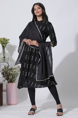 https://cdn.shopify.com/s/files/1/0722/3148/5636/files/24FEW82304-221802_1_e1dee1c3-d88b-4c9f-b0af-e8ff8628260c.jpg?v=1772273346