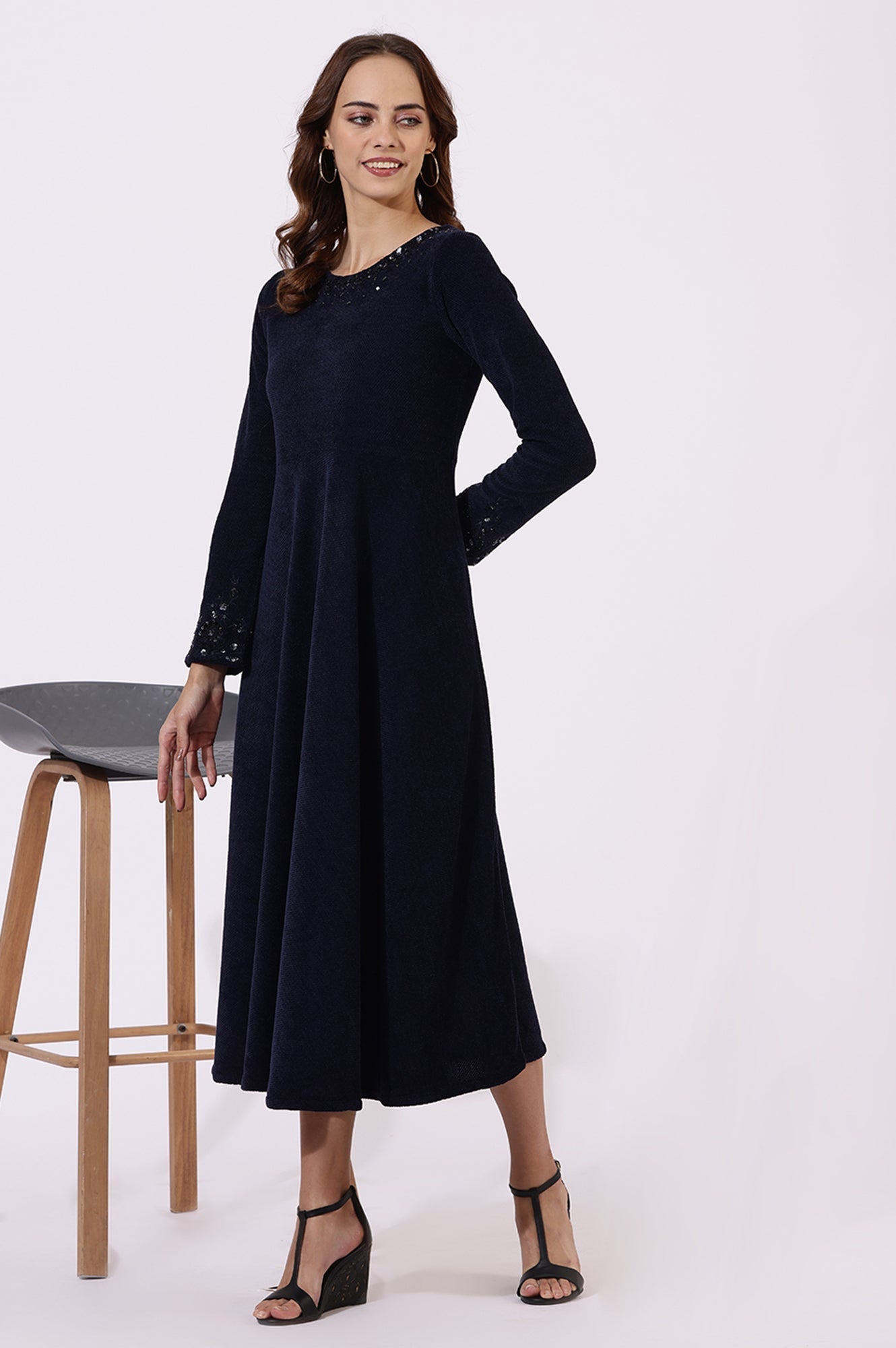 https://cdn.shopify.com/s/files/1/0722/3148/5636/files/24NOW11873-407058_4.jpg?v=1760493723