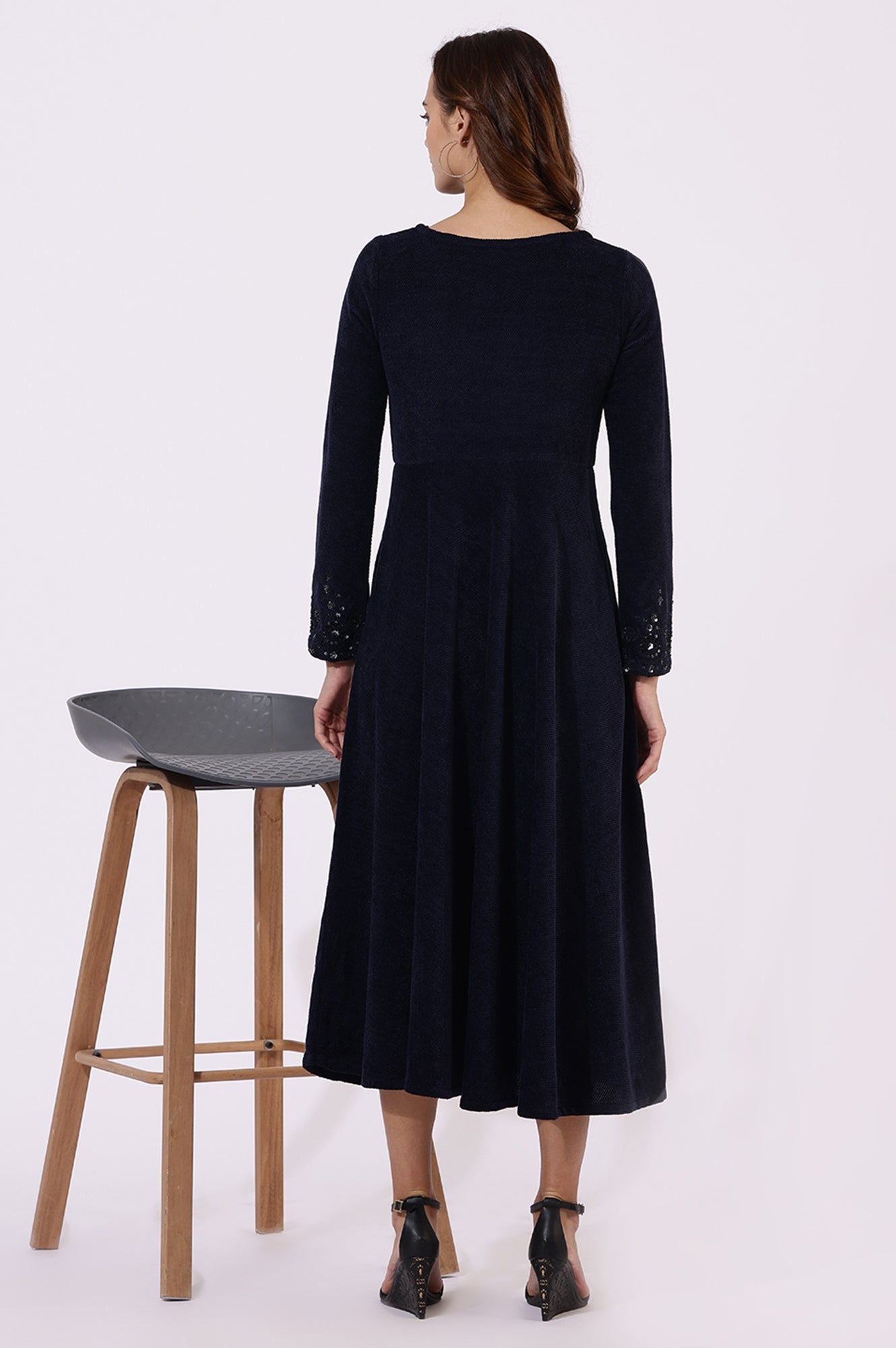 https://cdn.shopify.com/s/files/1/0722/3148/5636/files/24NOW11873-407058_5.jpg?v=1760493723