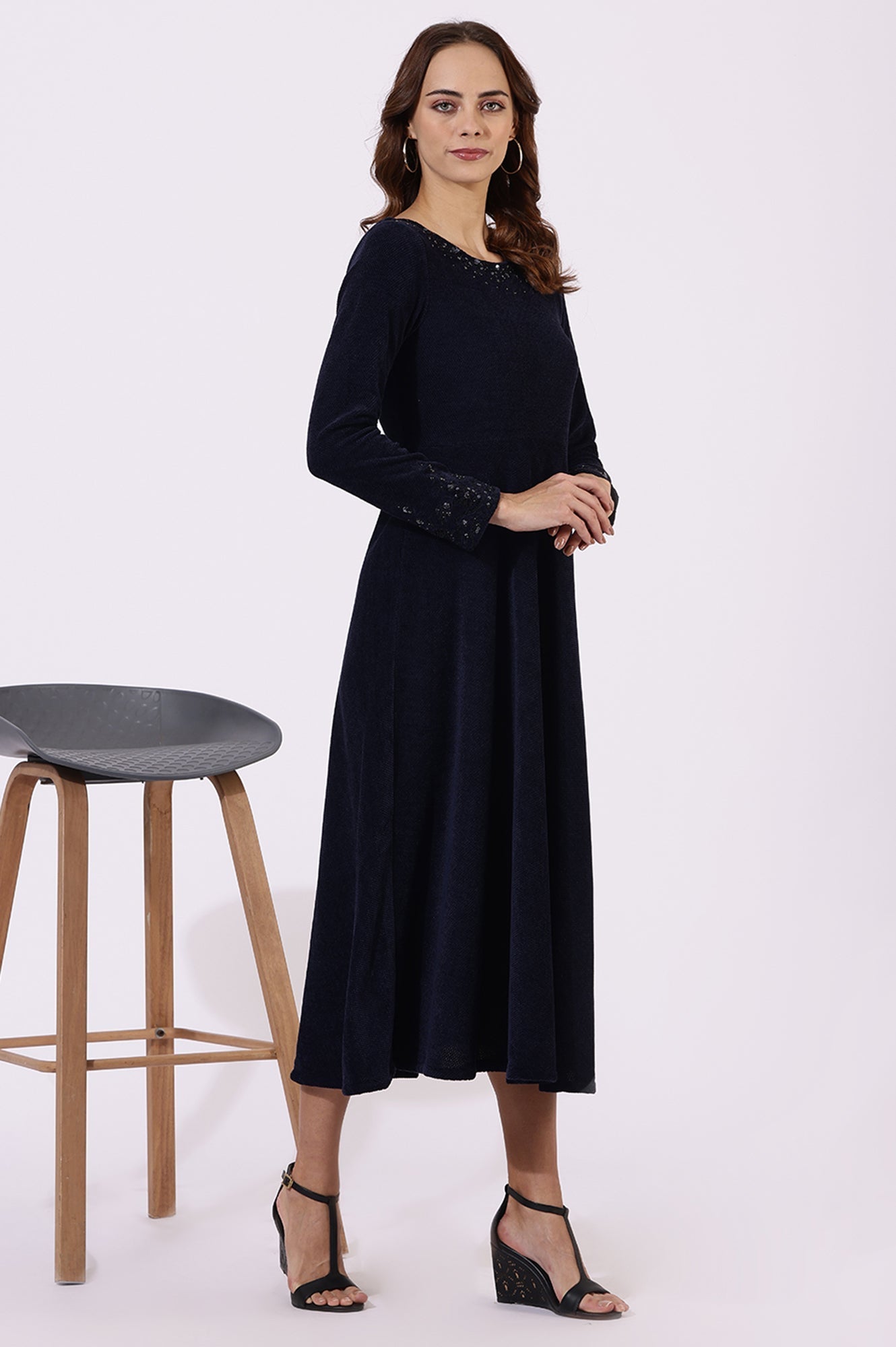 https://cdn.shopify.com/s/files/1/0722/3148/5636/files/24NOW11873-407058_6.jpg?v=1760493723