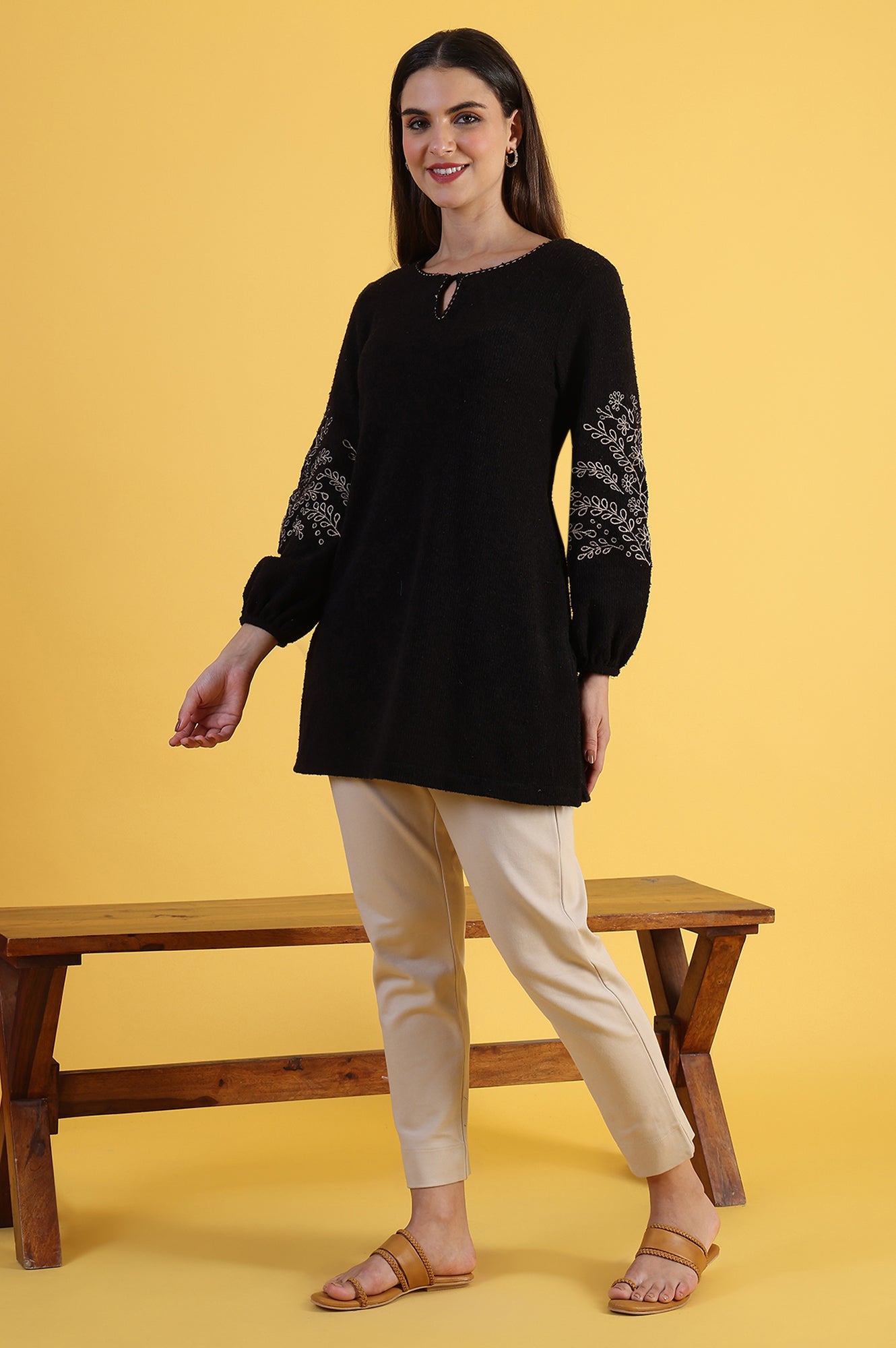 https://cdn.shopify.com/s/files/1/0722/3148/5636/files/24NOW31105-705317_4_8e6fcf20-63db-4f71-856a-92d7e7c3fed9.jpg?v=1760493903