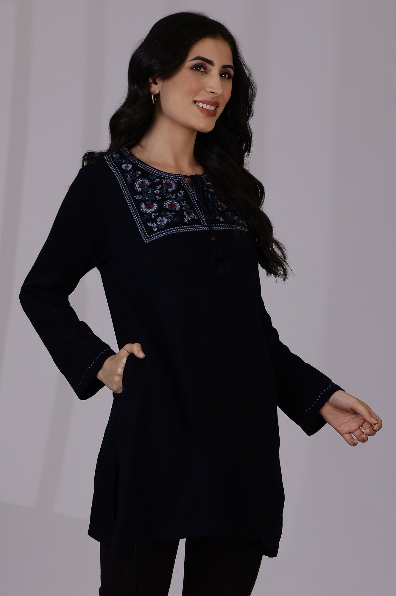 https://cdn.shopify.com/s/files/1/0722/3148/5636/files/24NOW31109-222836_1.jpg?v=1760493912