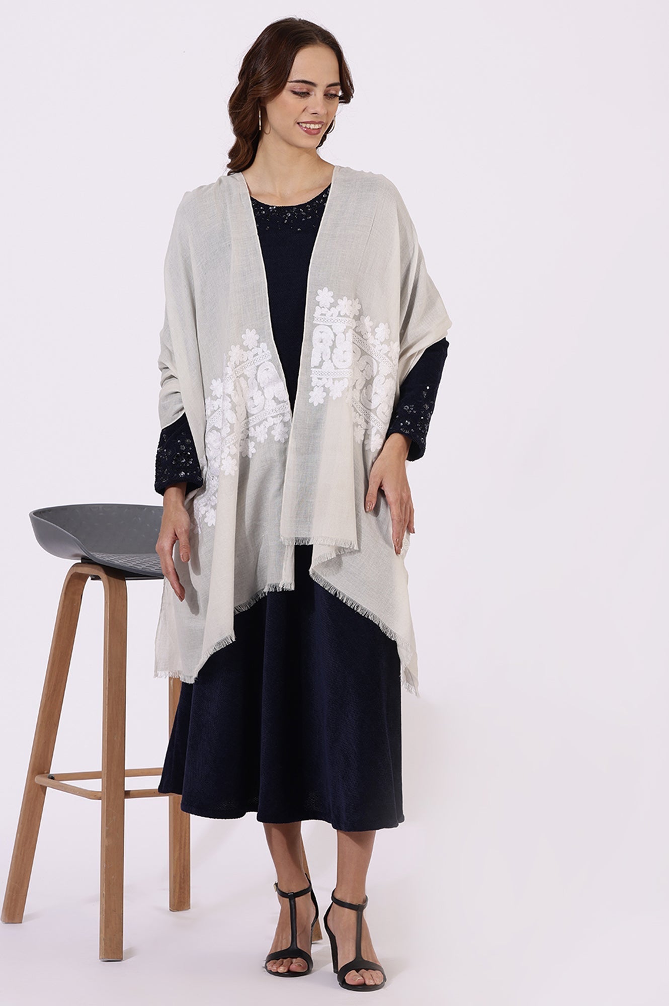 https://cdn.shopify.com/s/files/1/0722/3148/5636/files/24NOW82465-222828_3.jpg?v=1772275797