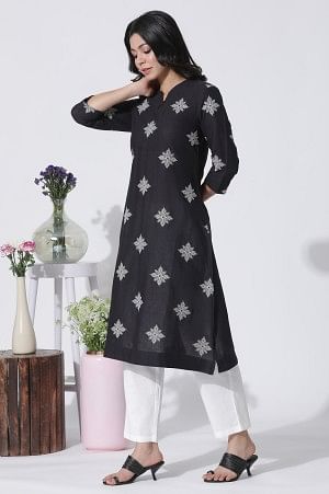 https://cdn.shopify.com/s/files/1/0722/3148/5636/files/24ONWS11087-221806_3_de2590a2-6d1e-47c8-9090-dab4aeb8c23a.jpg?v=1760608343