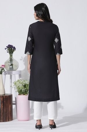 https://cdn.shopify.com/s/files/1/0722/3148/5636/files/24ONWS11087-221806_4_40fe164b-e25d-44a2-a184-e7d8429fcc7a.jpg?v=1760608342