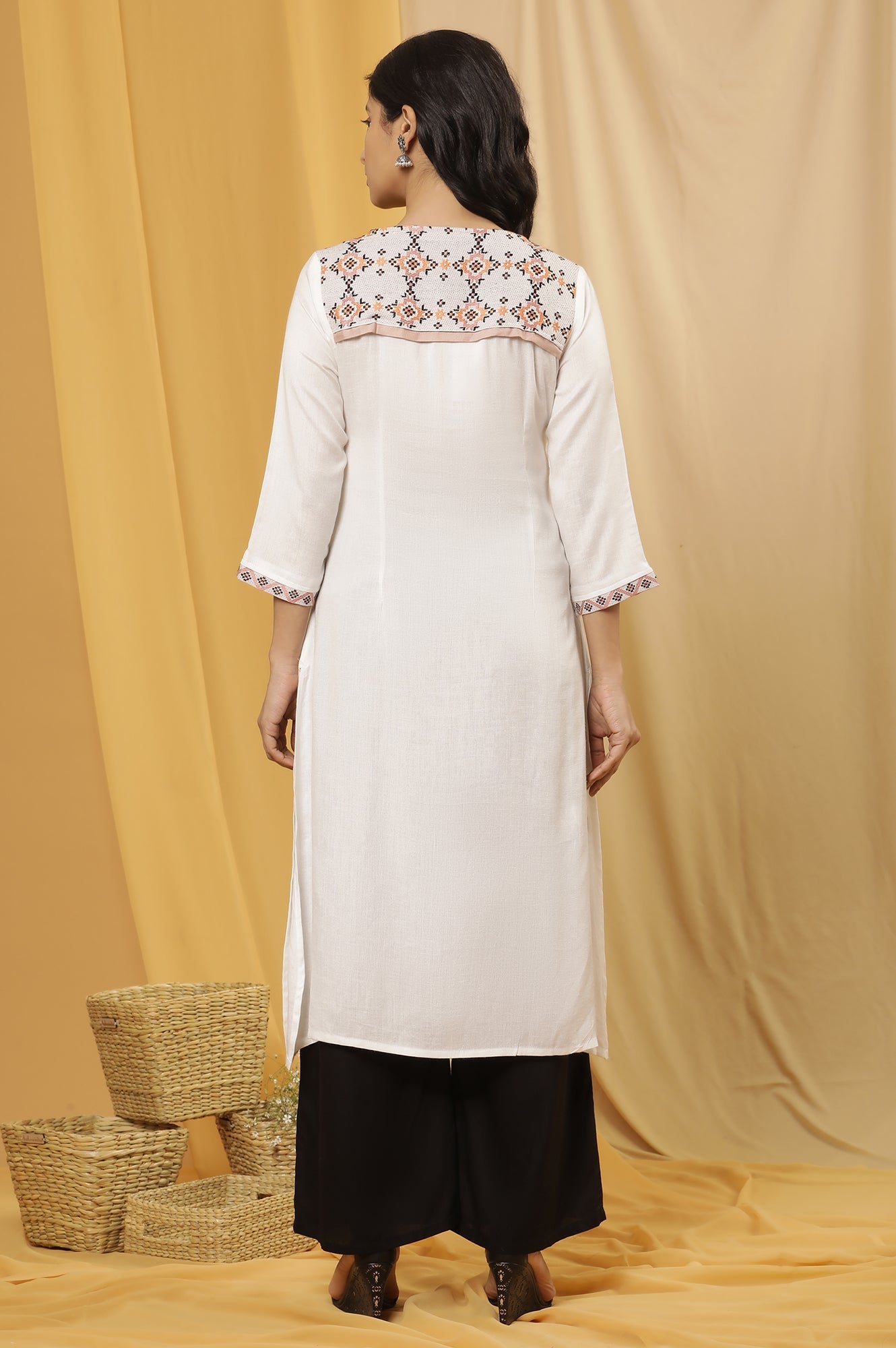 https://cdn.shopify.com/s/files/1/0722/3148/5636/files/24ONWS18707-312739_4_0e98f34a-3bd8-4e1f-a8c9-ee9dbe60e360.jpg?v=1772276035