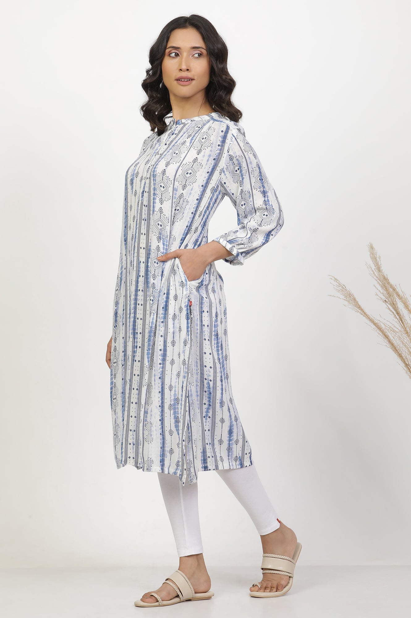https://cdn.shopify.com/s/files/1/0722/3148/5636/files/24ONWS19907-121806_3_2bfc3937-181b-42f5-9c8c-e164447bfb87.jpg?v=1772277108