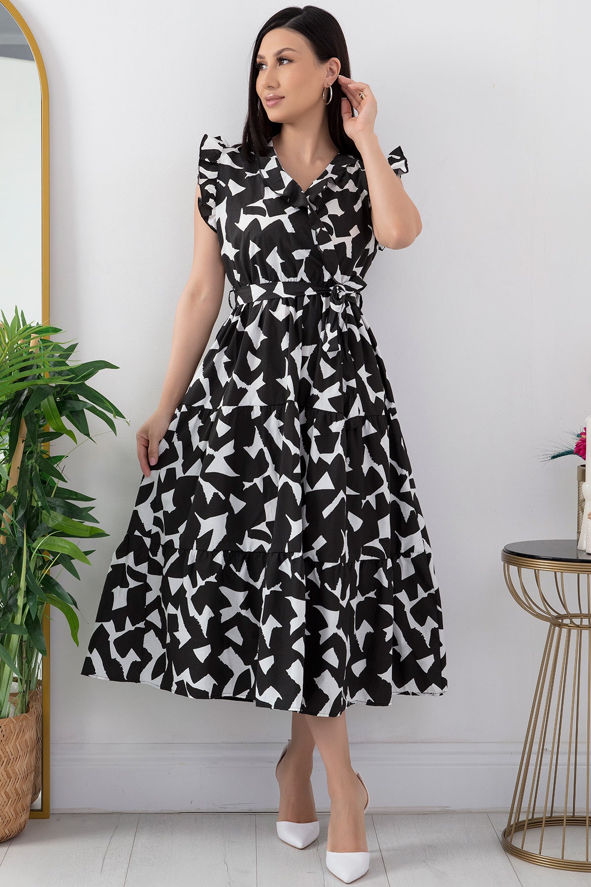 Pimu V-Neck Maxi Dress with Graphic Print-Black