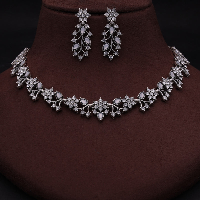 Tehzeeb Creations Silver Pleated White Diamond With White Beads Necklace Set - Distacart