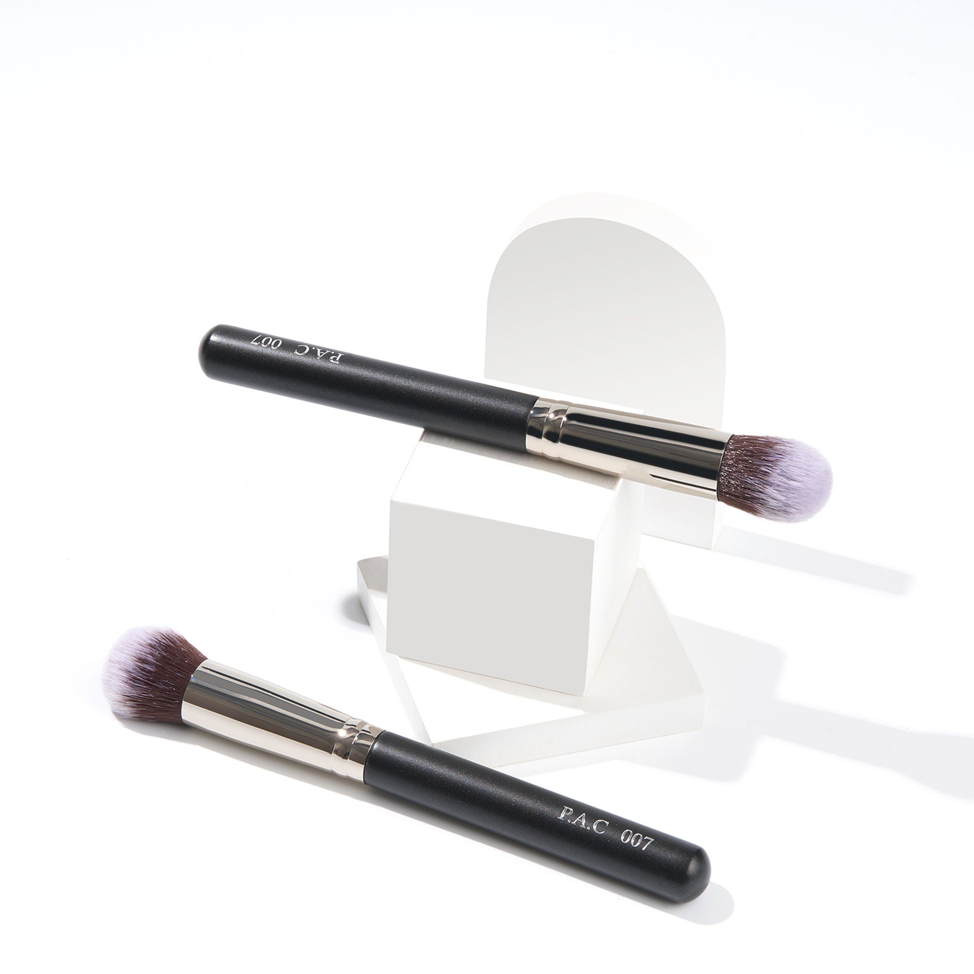 PAC Studio Concealer Brush - 007 - Distacart