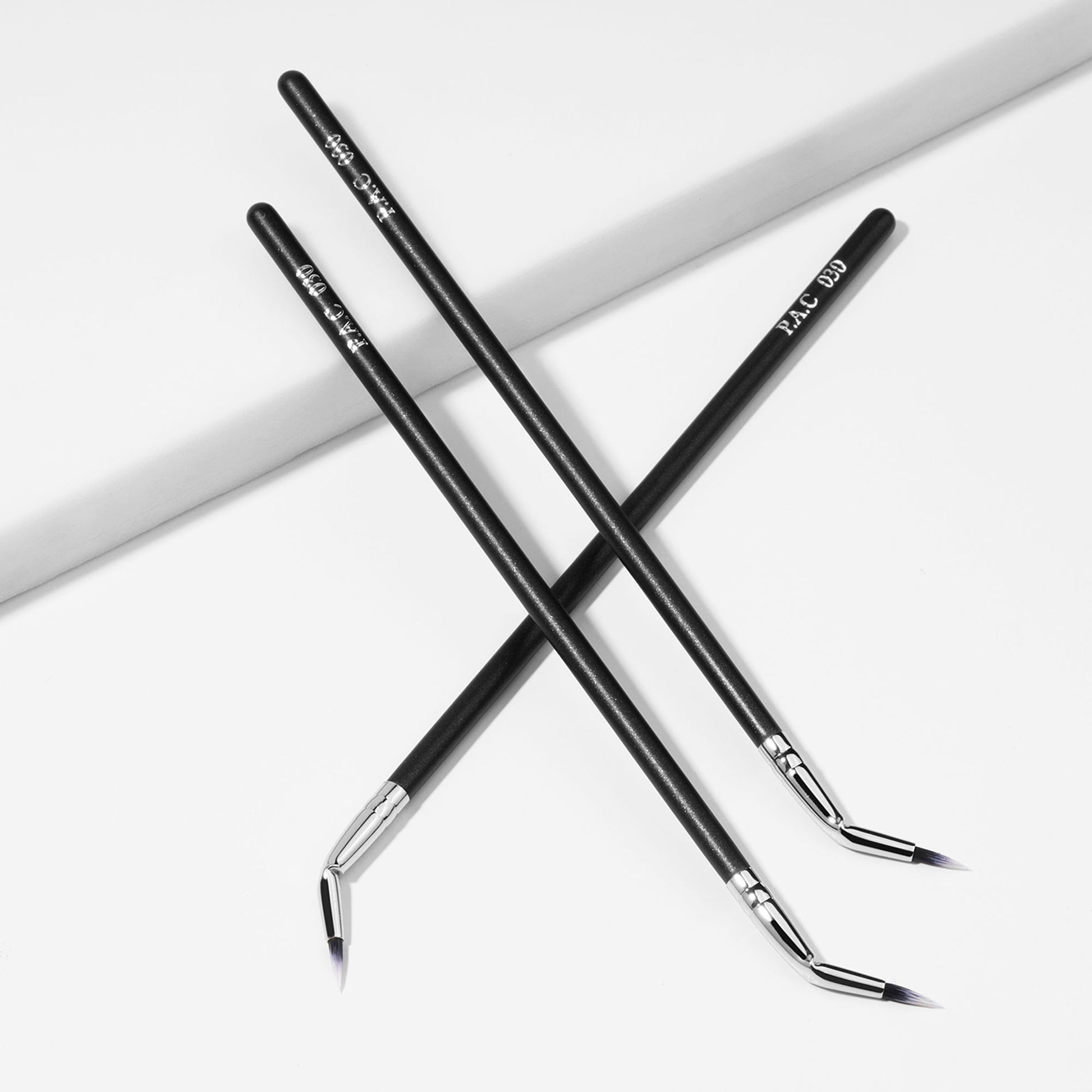 PAC Studio Eyeliner Brush - 030 - Distacart
